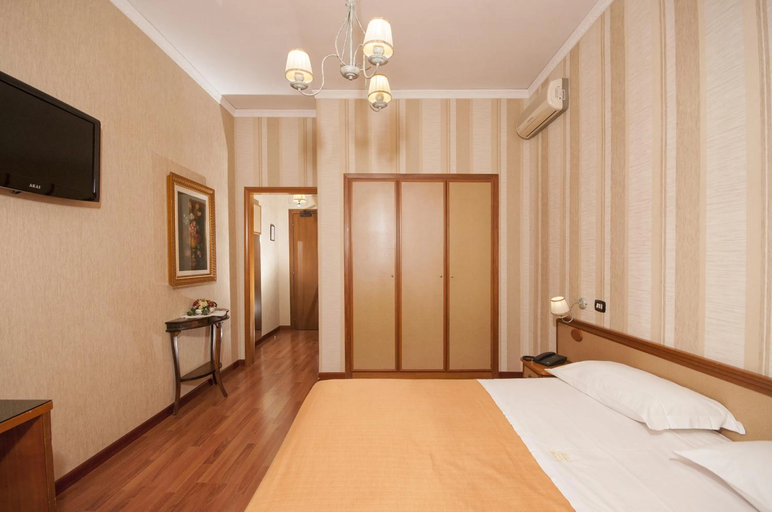 Photo of the whole room, Bed in Hotel Ristorante Donato