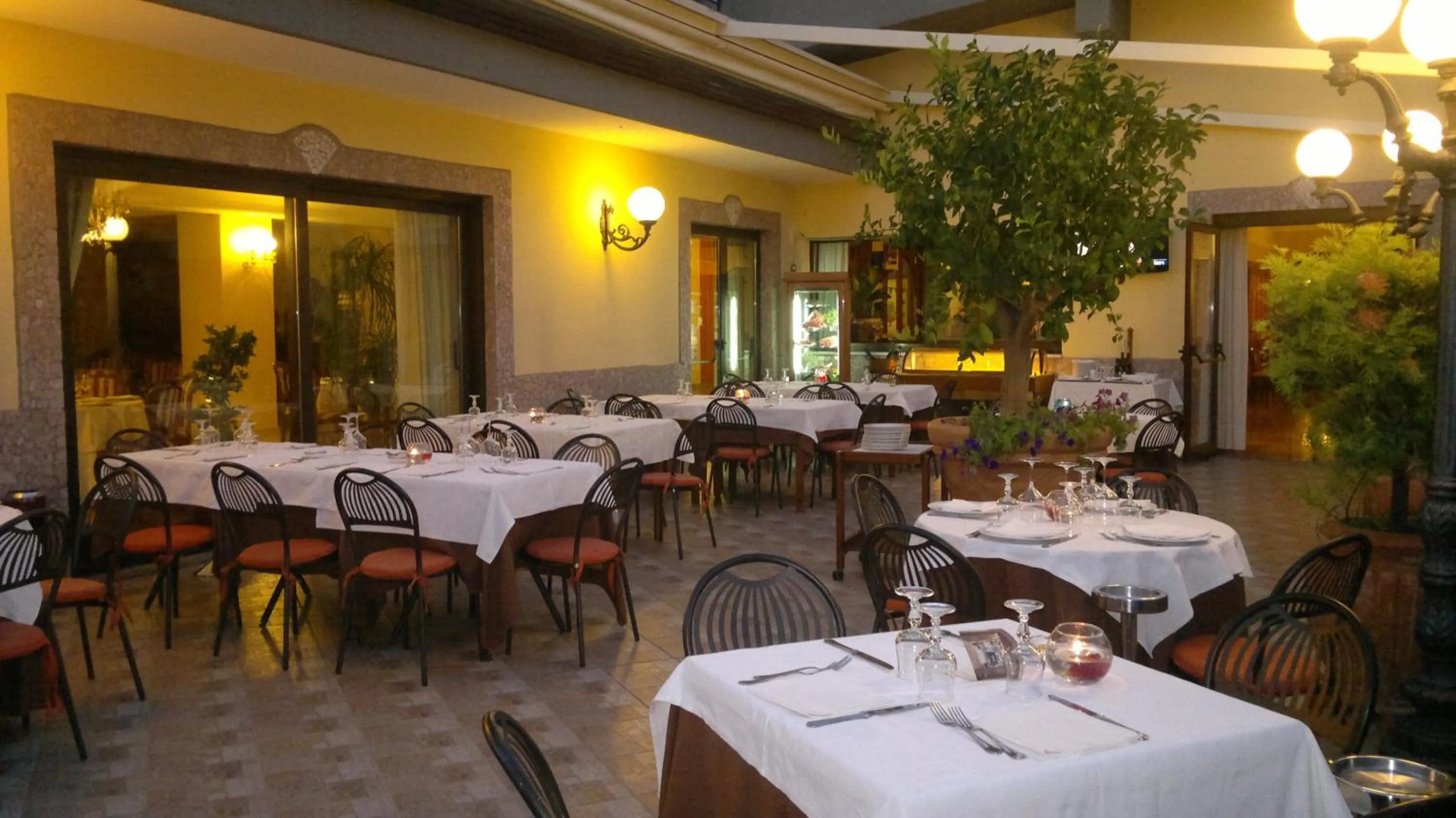 Restaurant/places to eat in Hotel Ristorante Donato