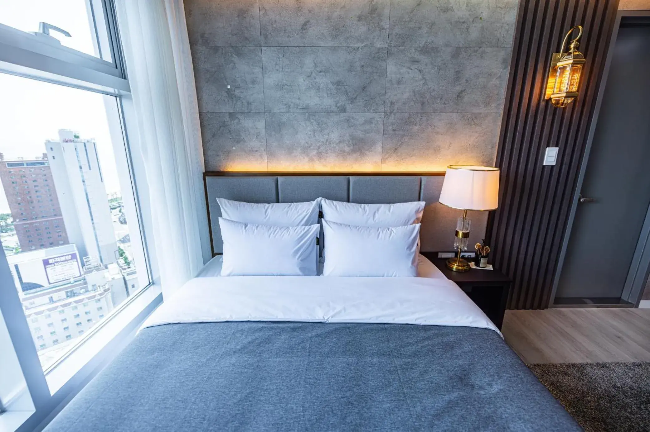 Superior Double Room in Raviens Haeundae Avenue Superior Double Room in Raviens Haeundae Avenue