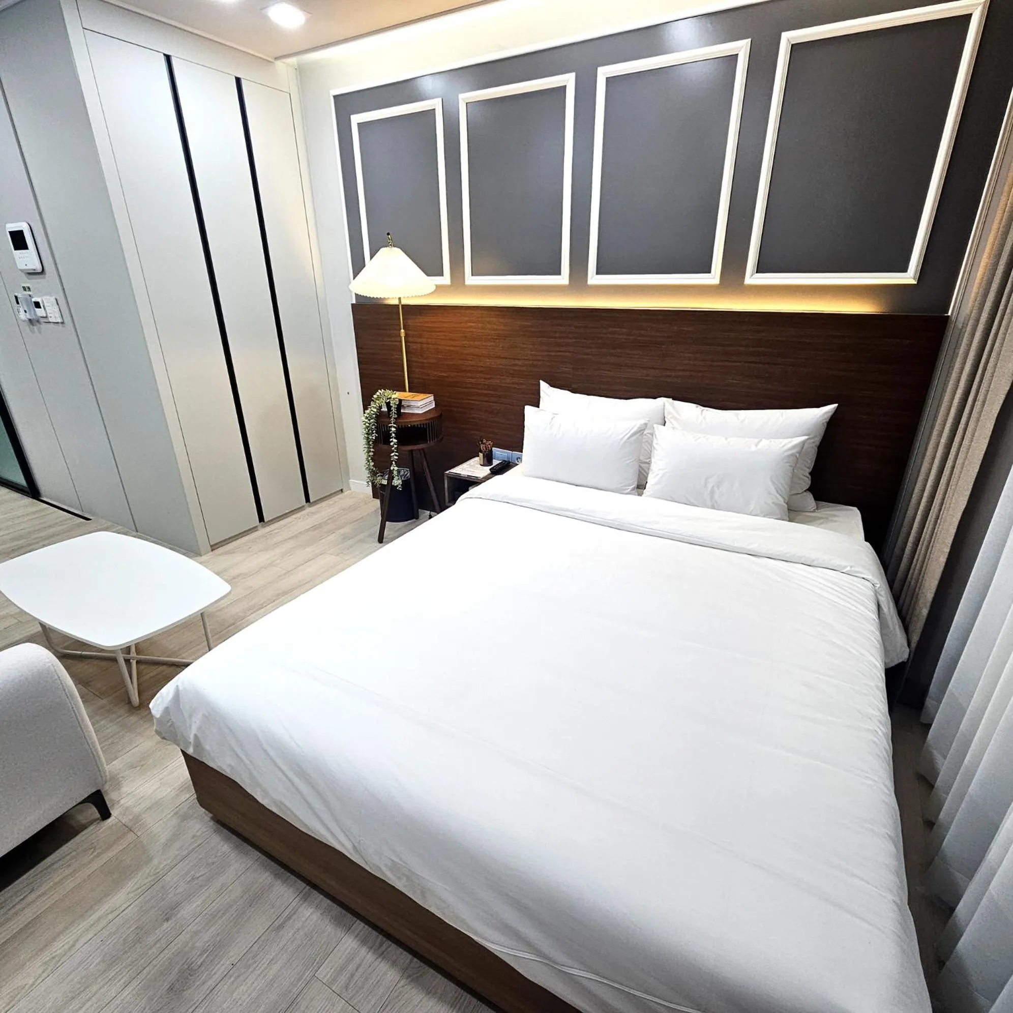 Decorative detail, Bed in Raviens Haeundae Avenue