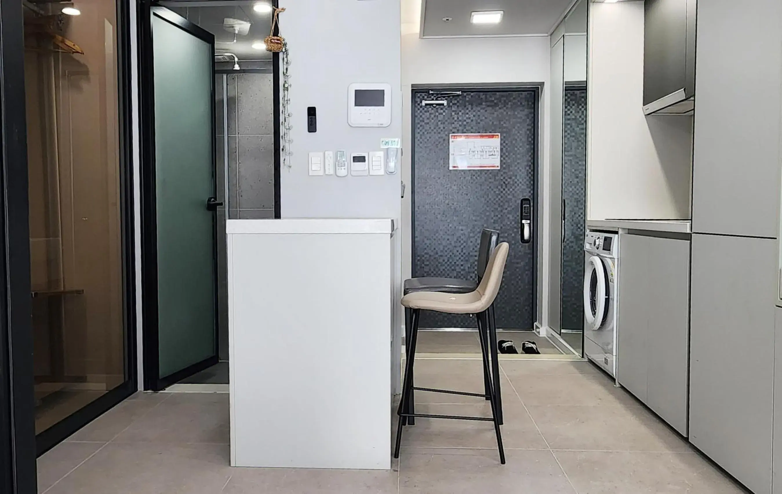 Photo of the whole room in Raviens Haeundae Avenue Photo of the whole room in Raviens Haeundae Avenue