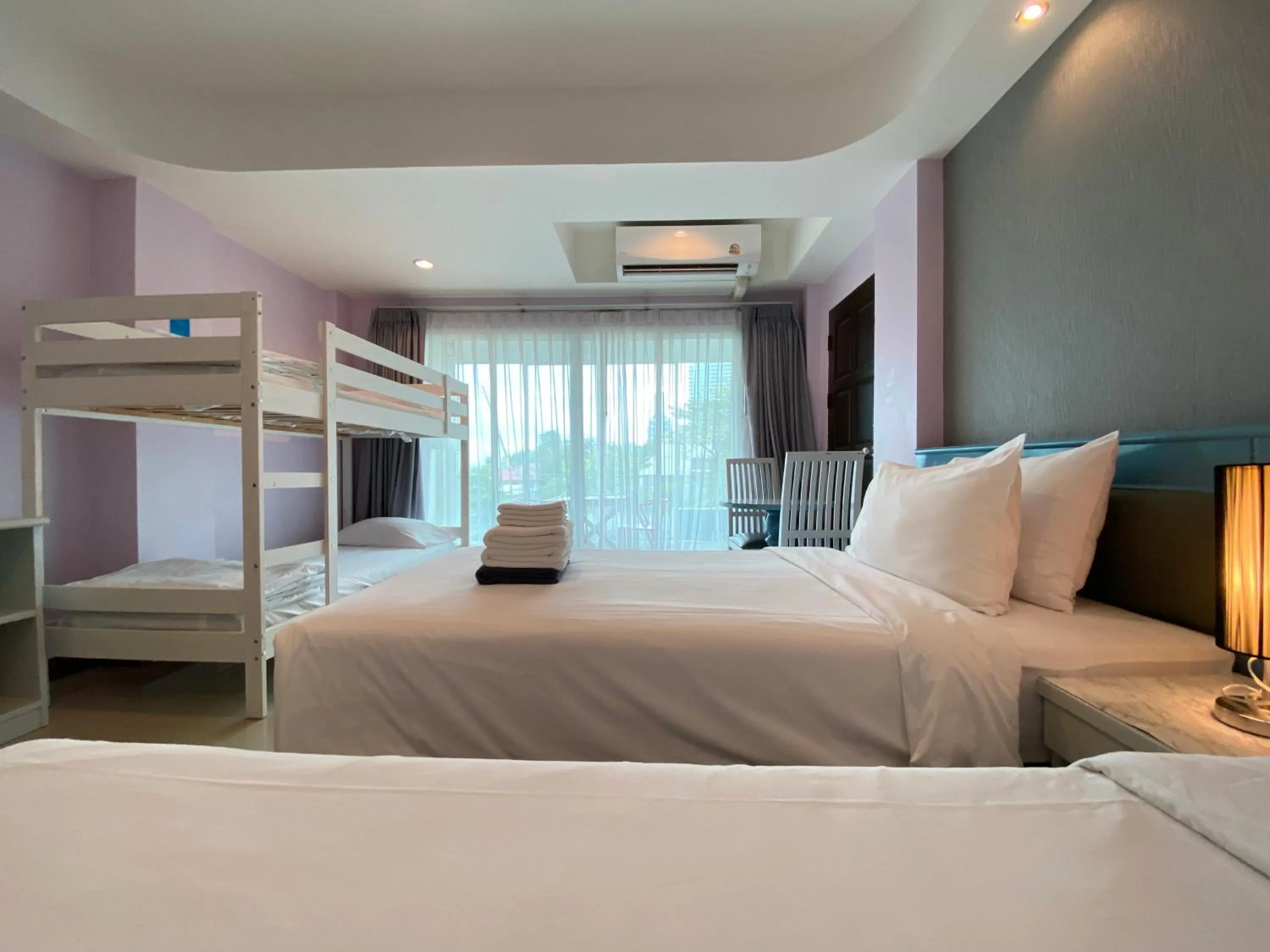Bed in KP Seaview Jomtien