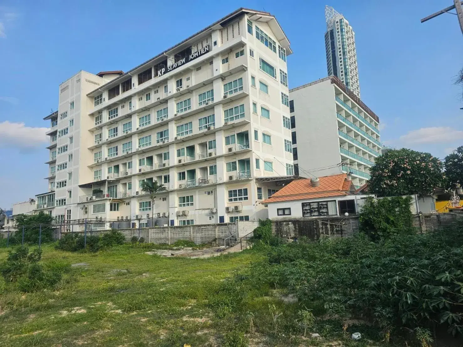 Property building in KP Seaview Jomtien Property building in KP Seaview Jomtien