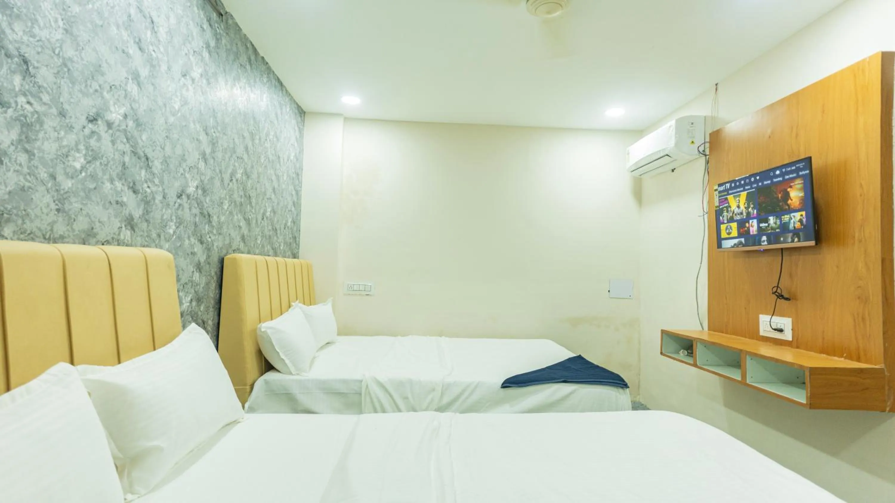 Bed in Hotel Mahakal Avantika Palace