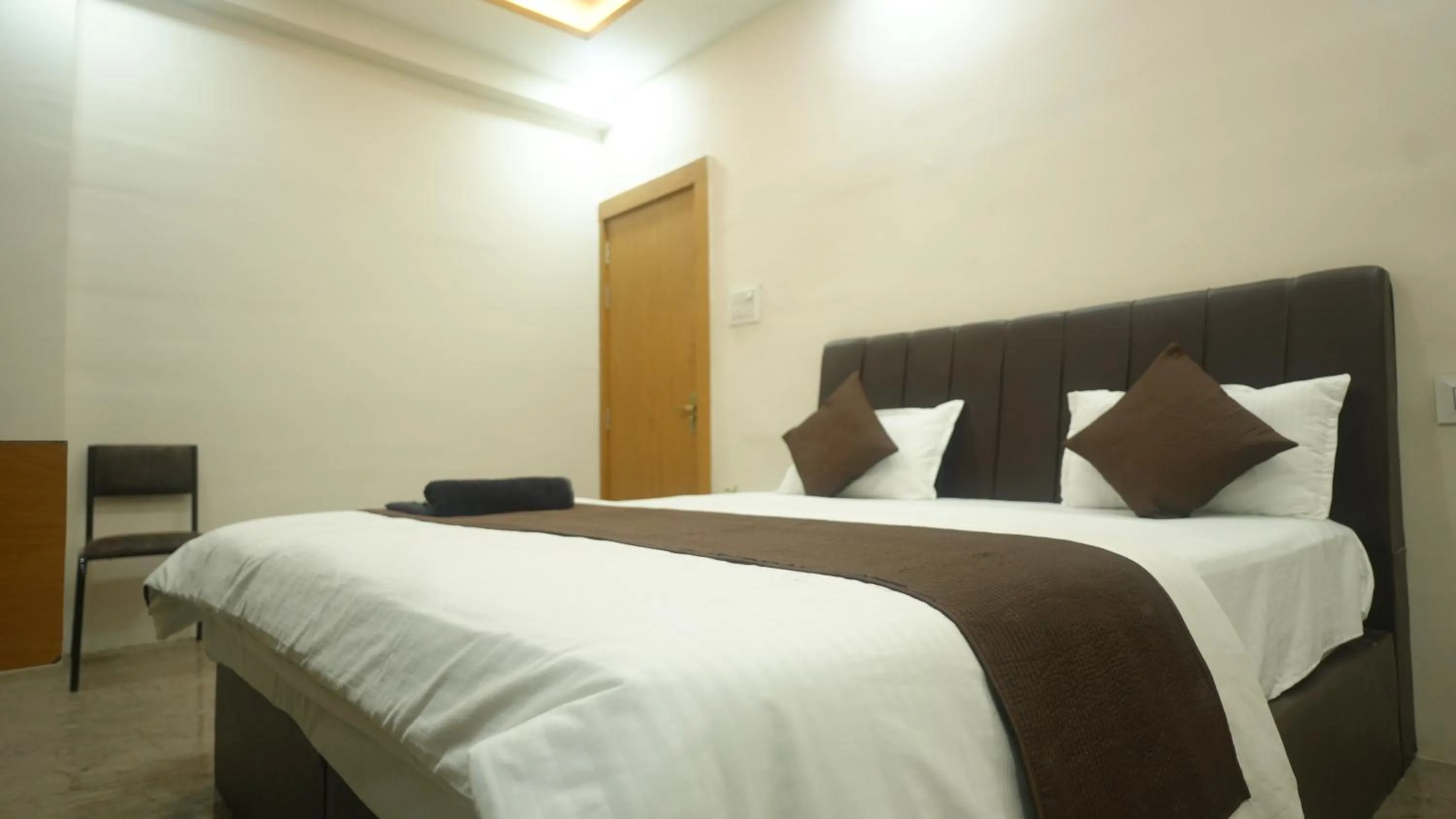 Bed in Hotel Mahakal Avantika Palace