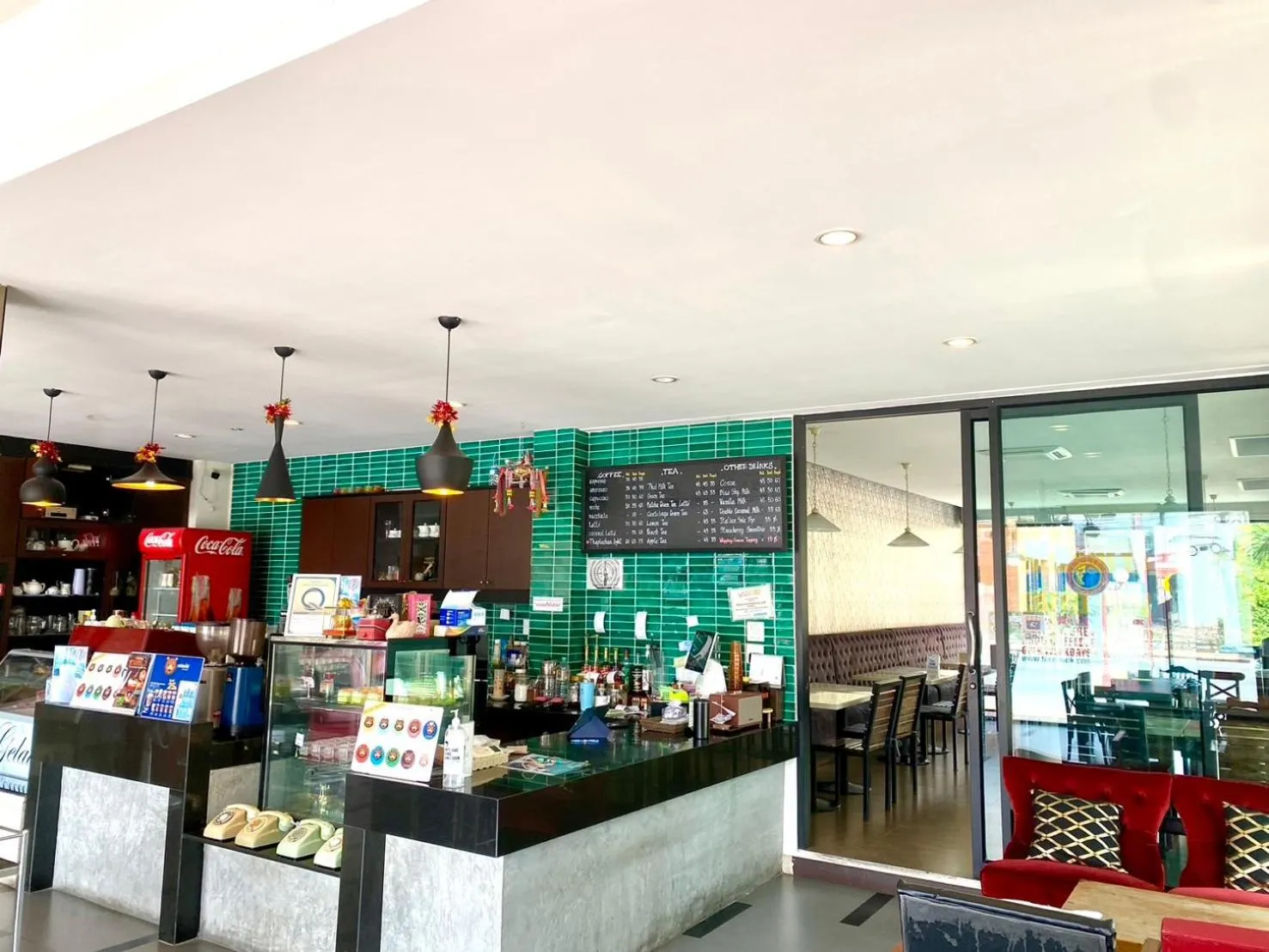 Coffee/tea facilities in Chainatgrand Hotel