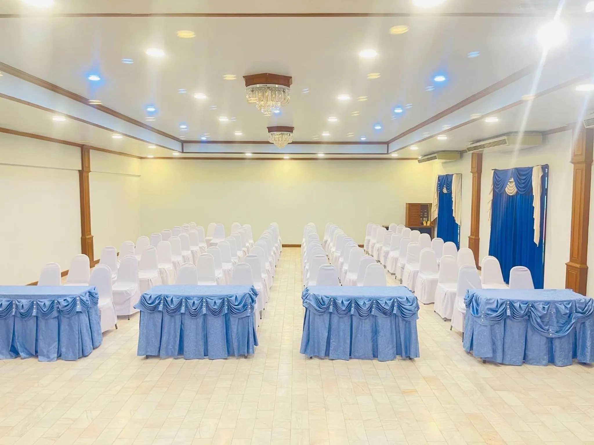 Meeting/conference room in Chainatgrand Hotel