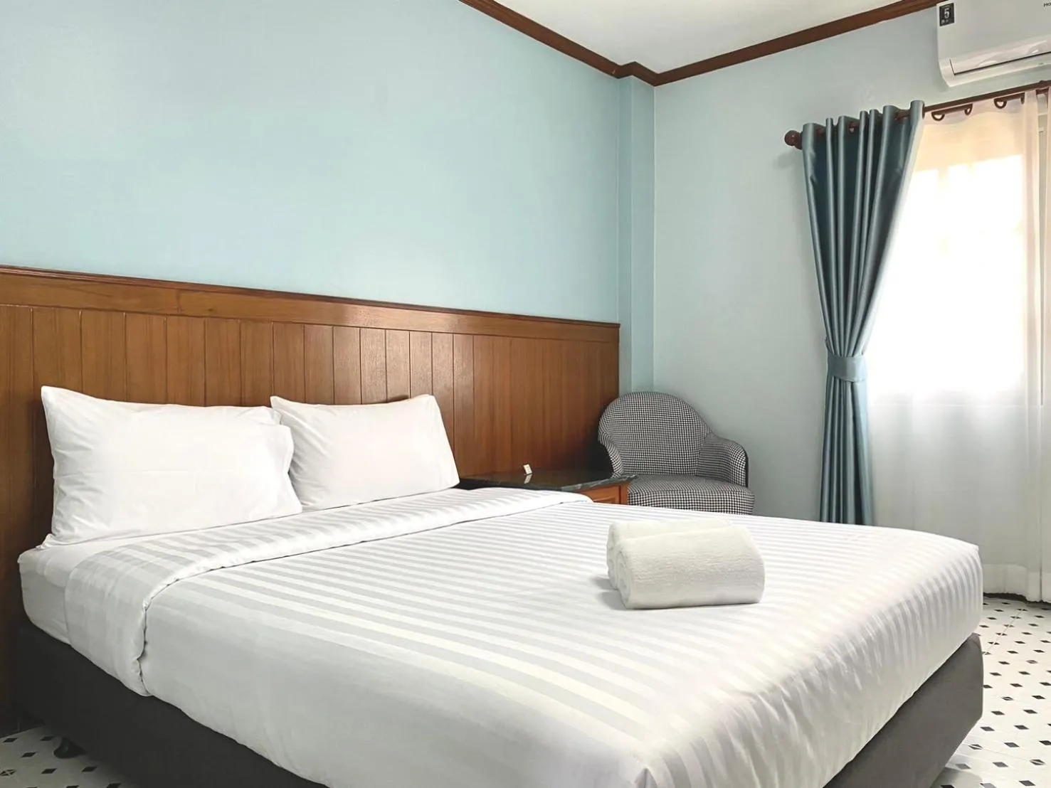 Bed in Chainatgrand Hotel