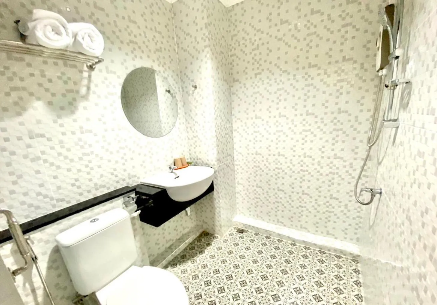 Bathroom in Chainatgrand Hotel