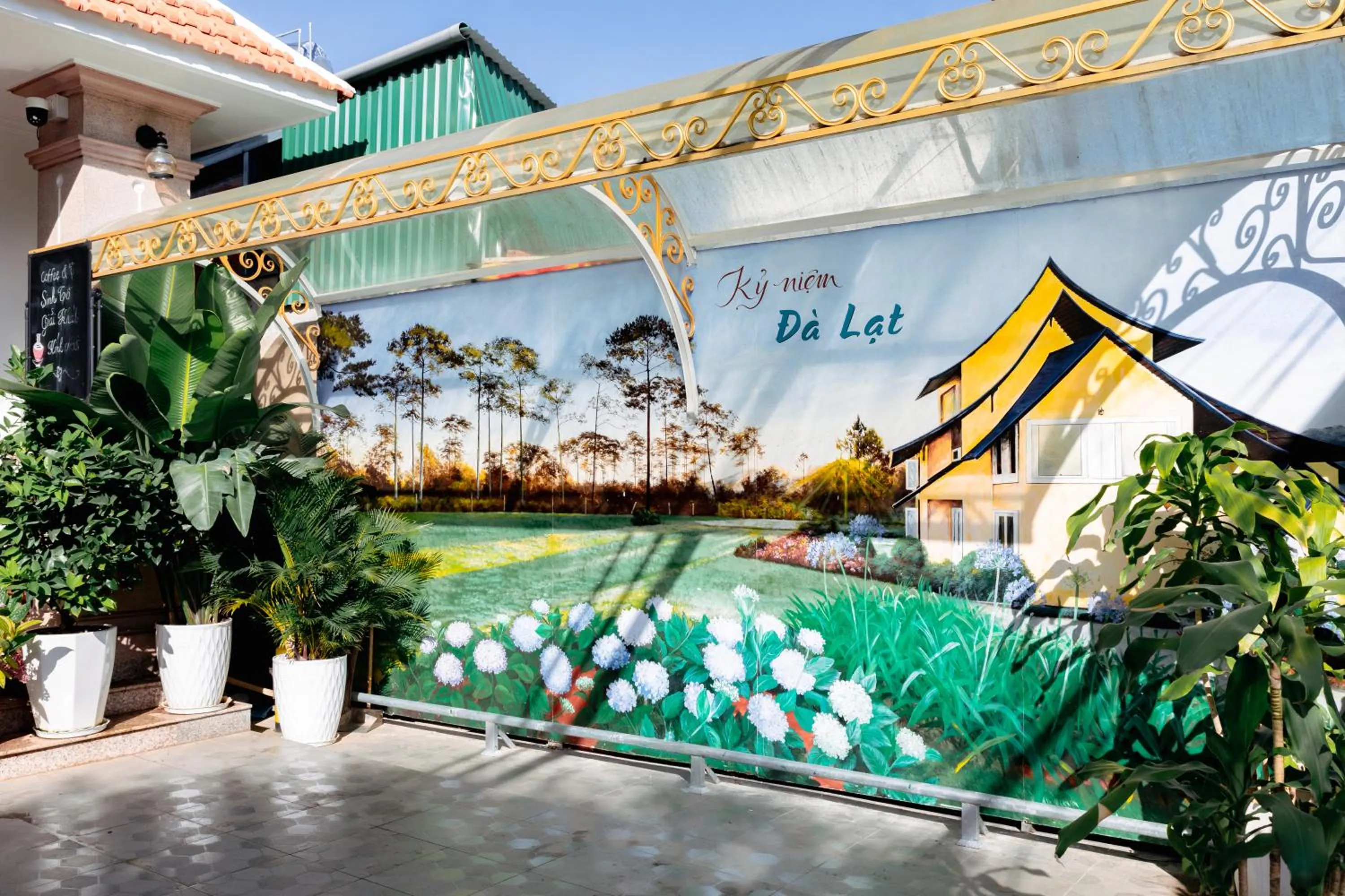 Property building in Hoang Long Hotel Da Lat City