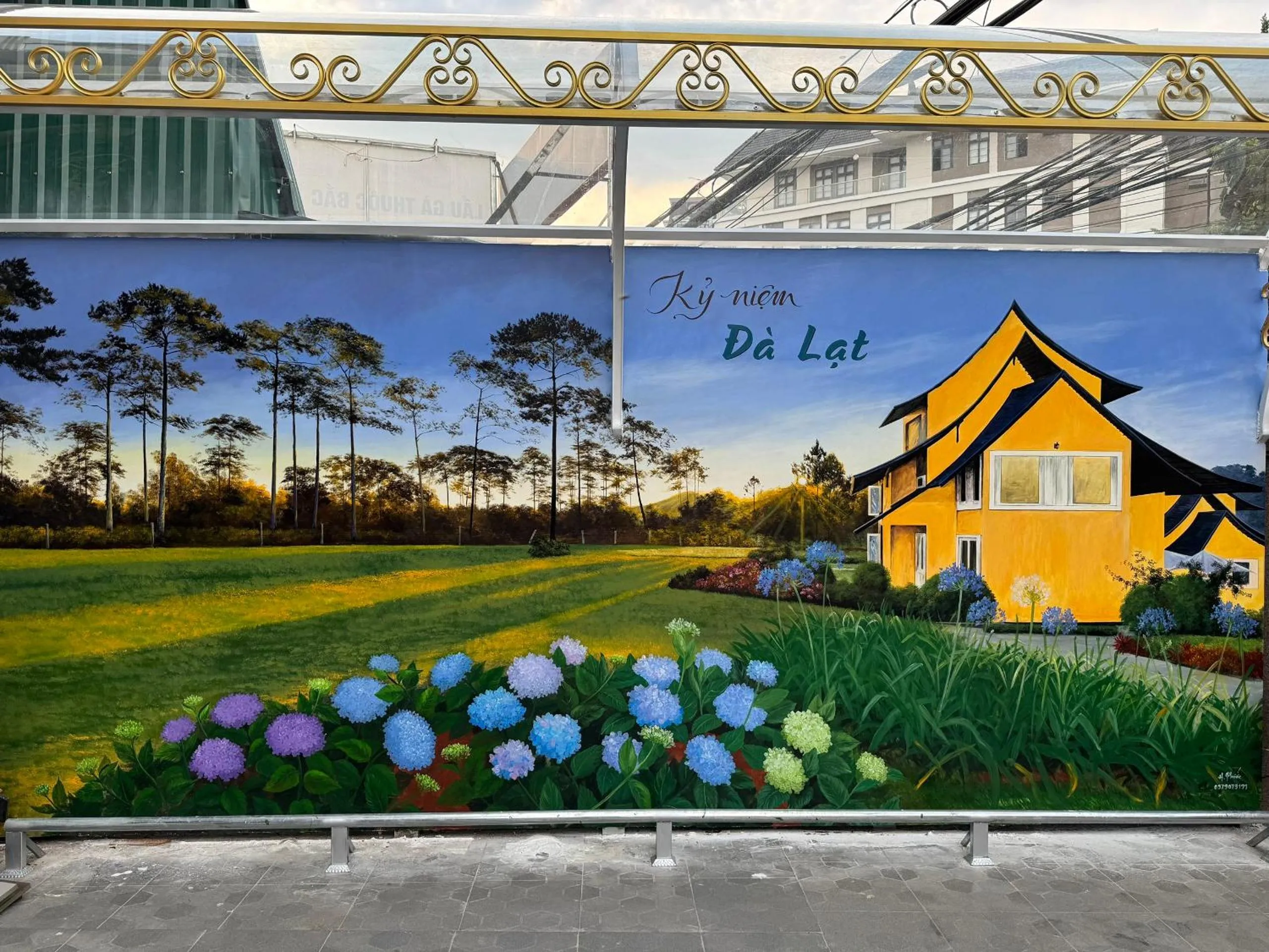 Evening entertainment in Hoang Long Hotel Da Lat City