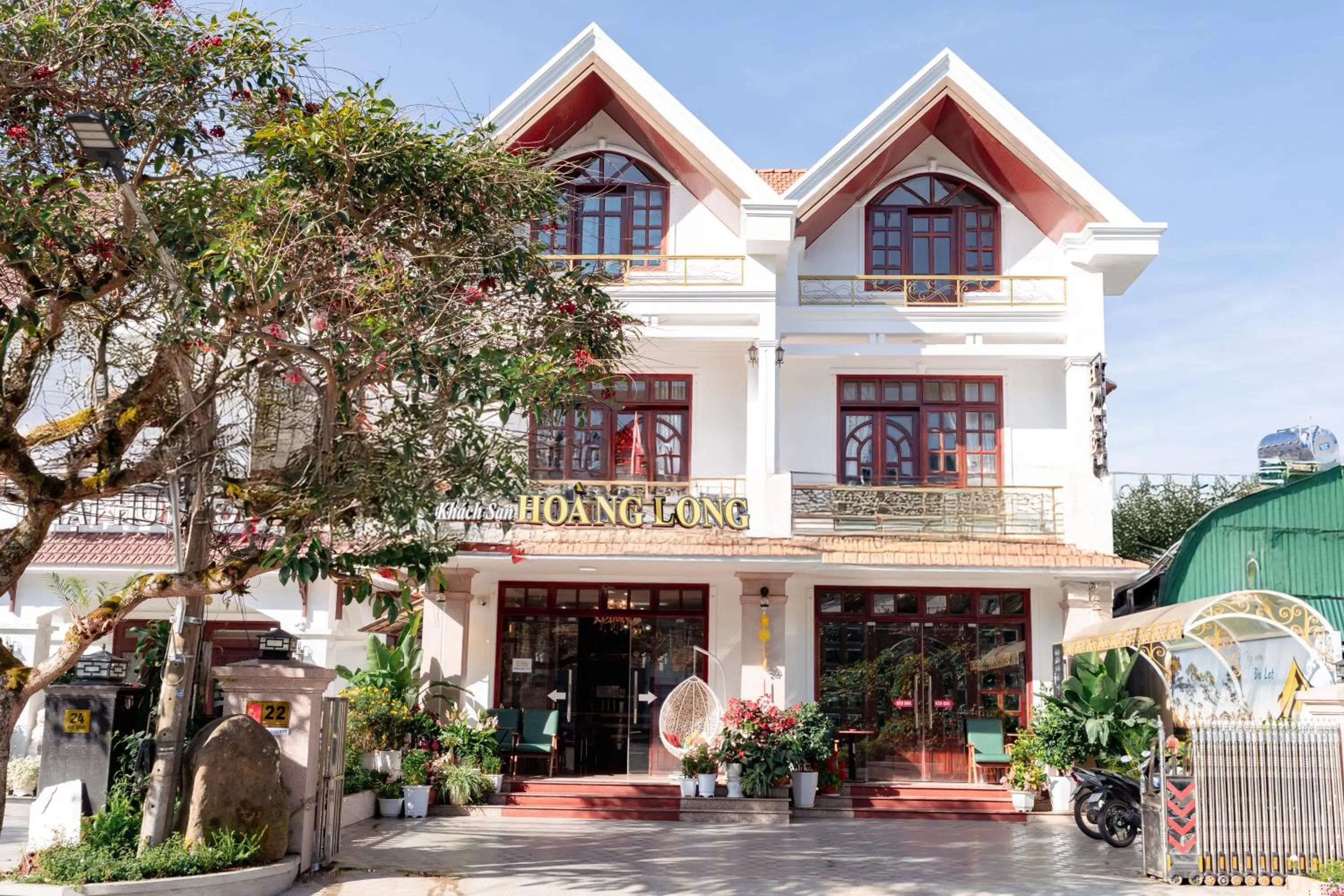 Property building in Hoang Long Hotel Da Lat City
