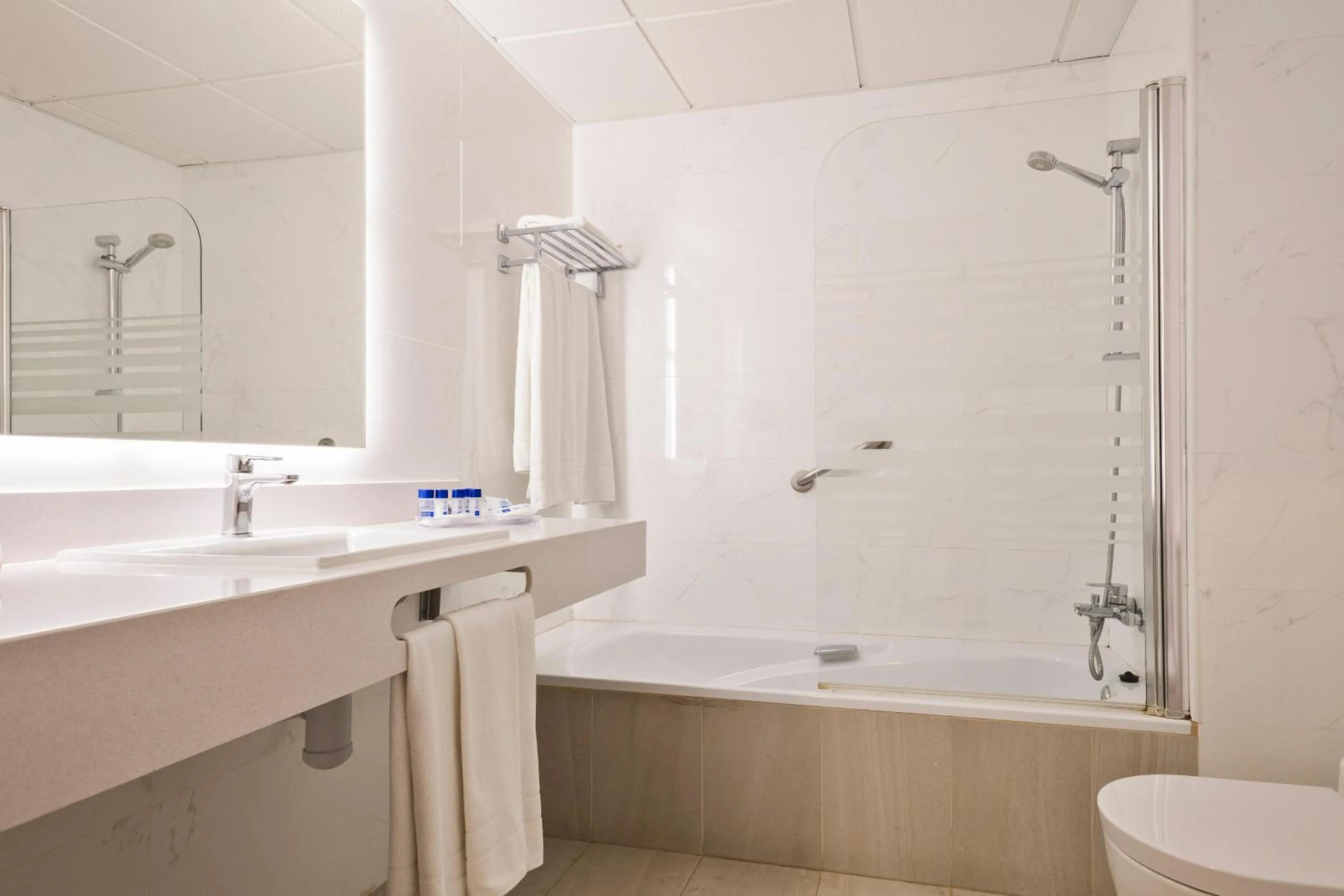 Bathroom in Hotel Best Siroco