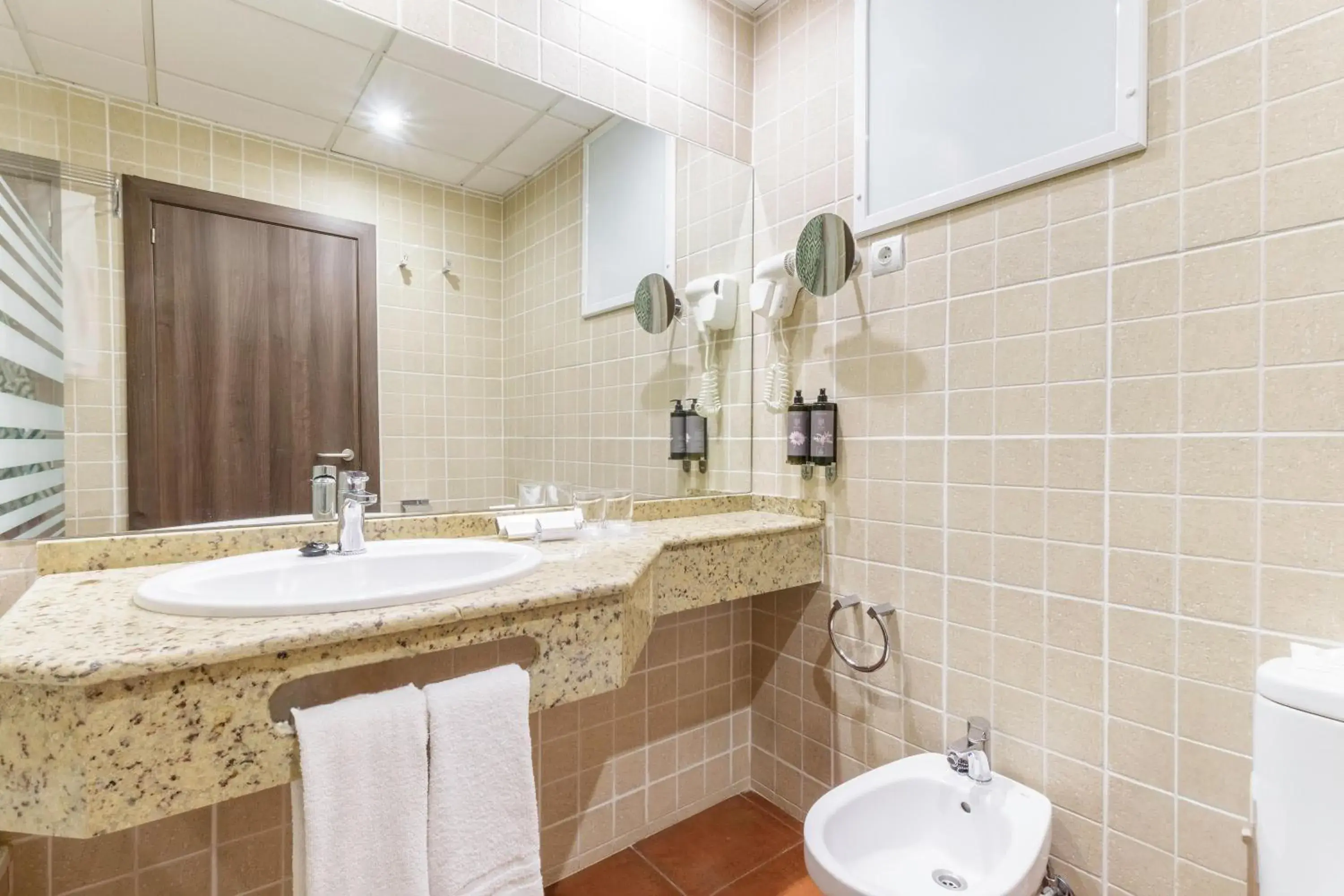 Bathroom in Hotel Best Siroco Bathroom in Hotel Best Siroco