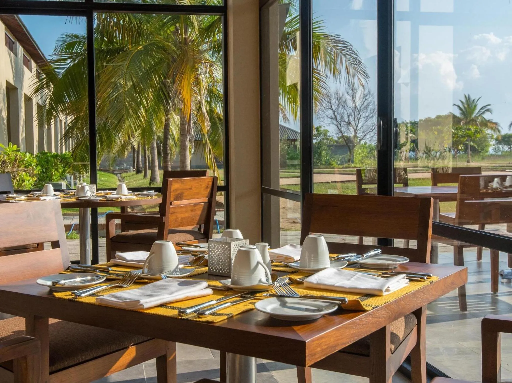 Restaurant/places to eat in Sunrise Pasikuda