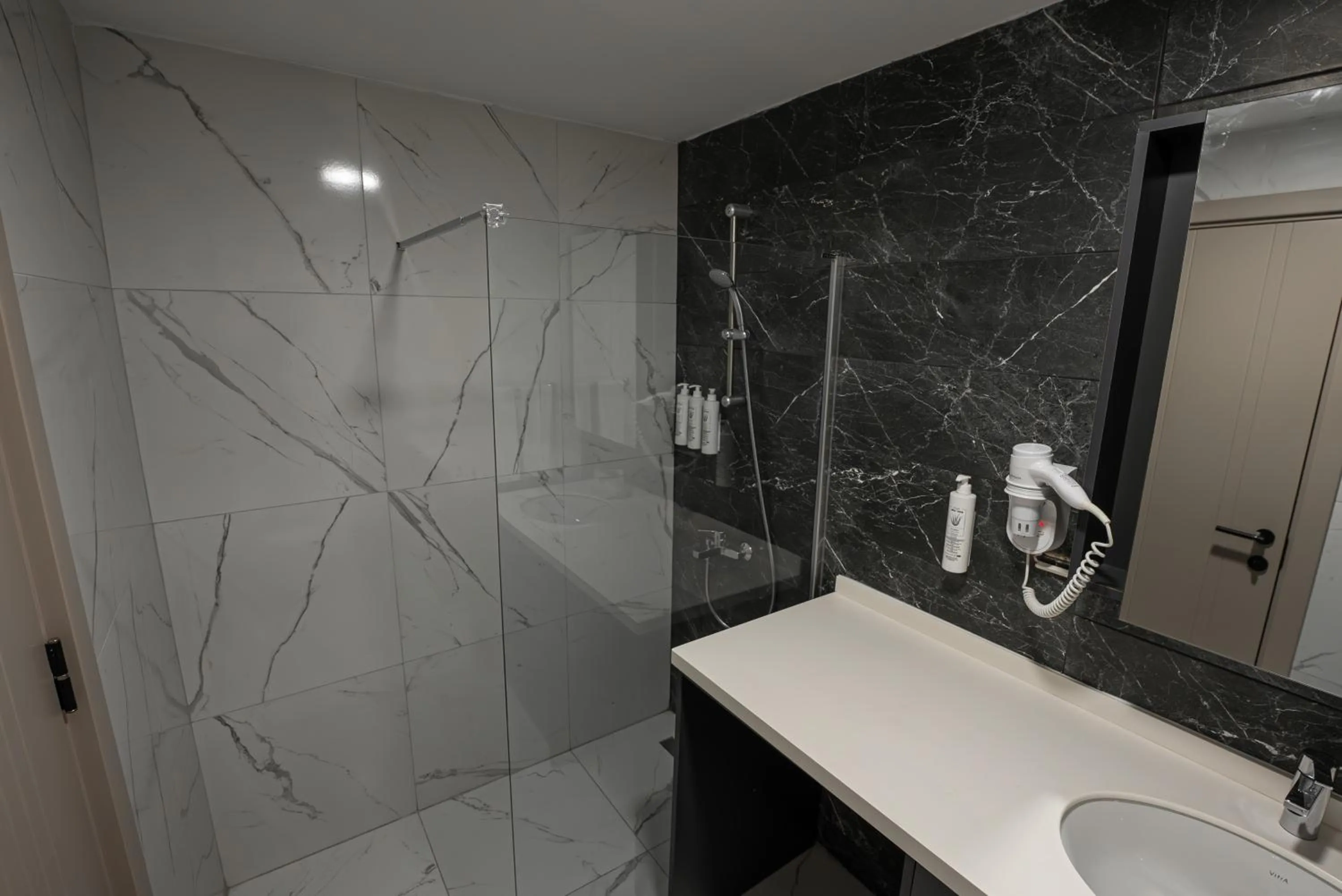 Photo of the whole room in Best Western Plus Hotel & Residences Istanbul