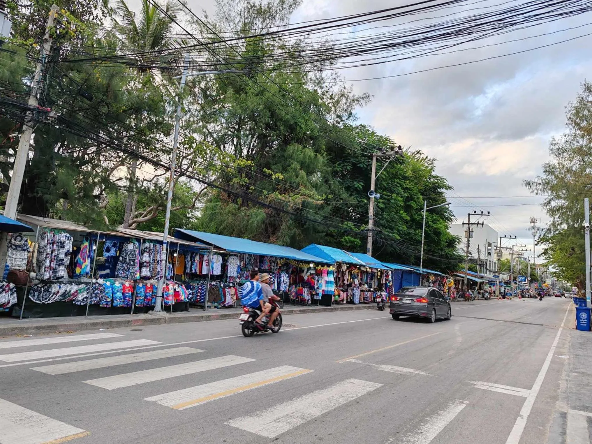 People in Lumpini Seaview Cha-am Sabai Sabai