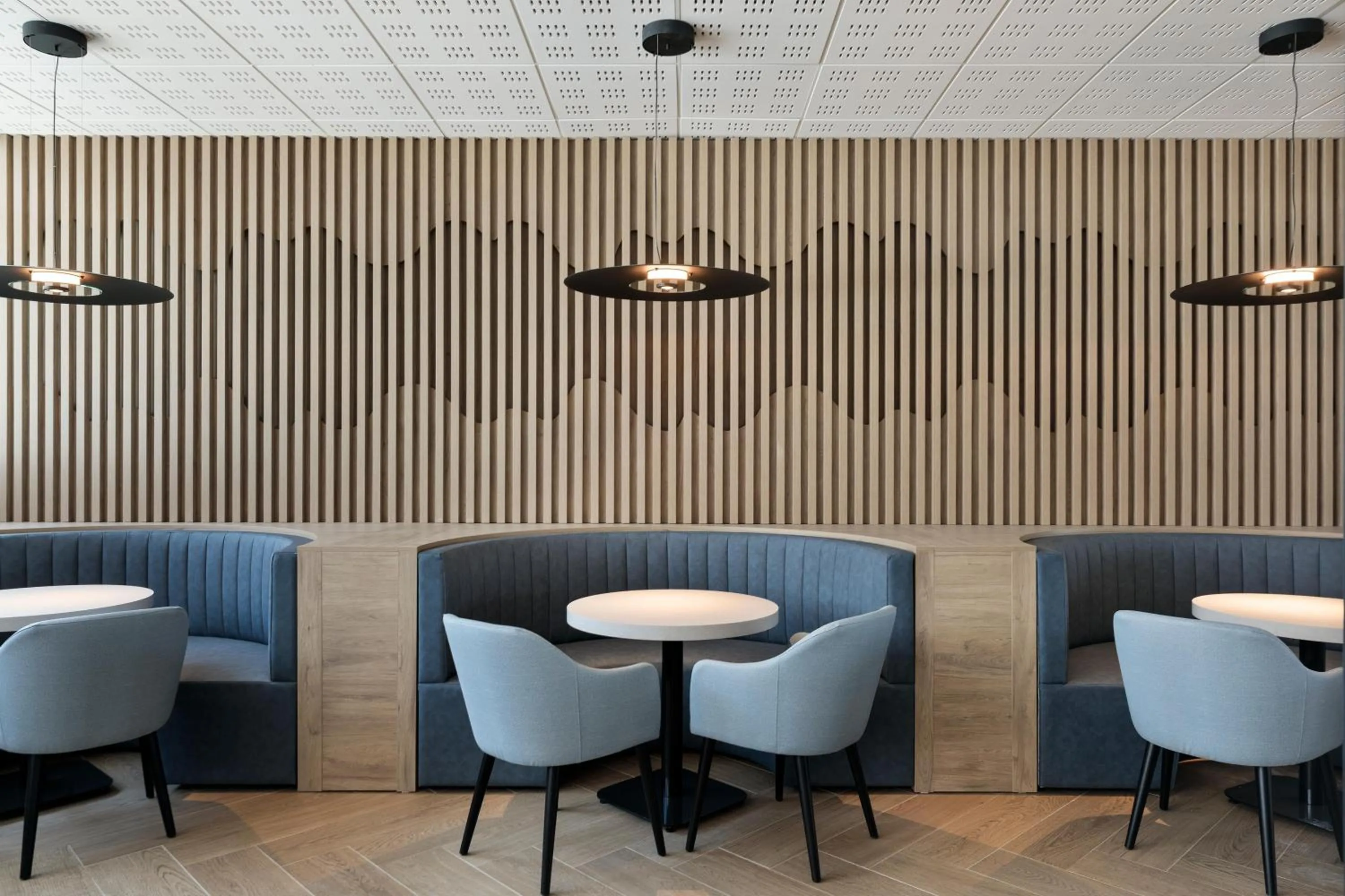 Restaurant/places to eat in Hotel Best Triton