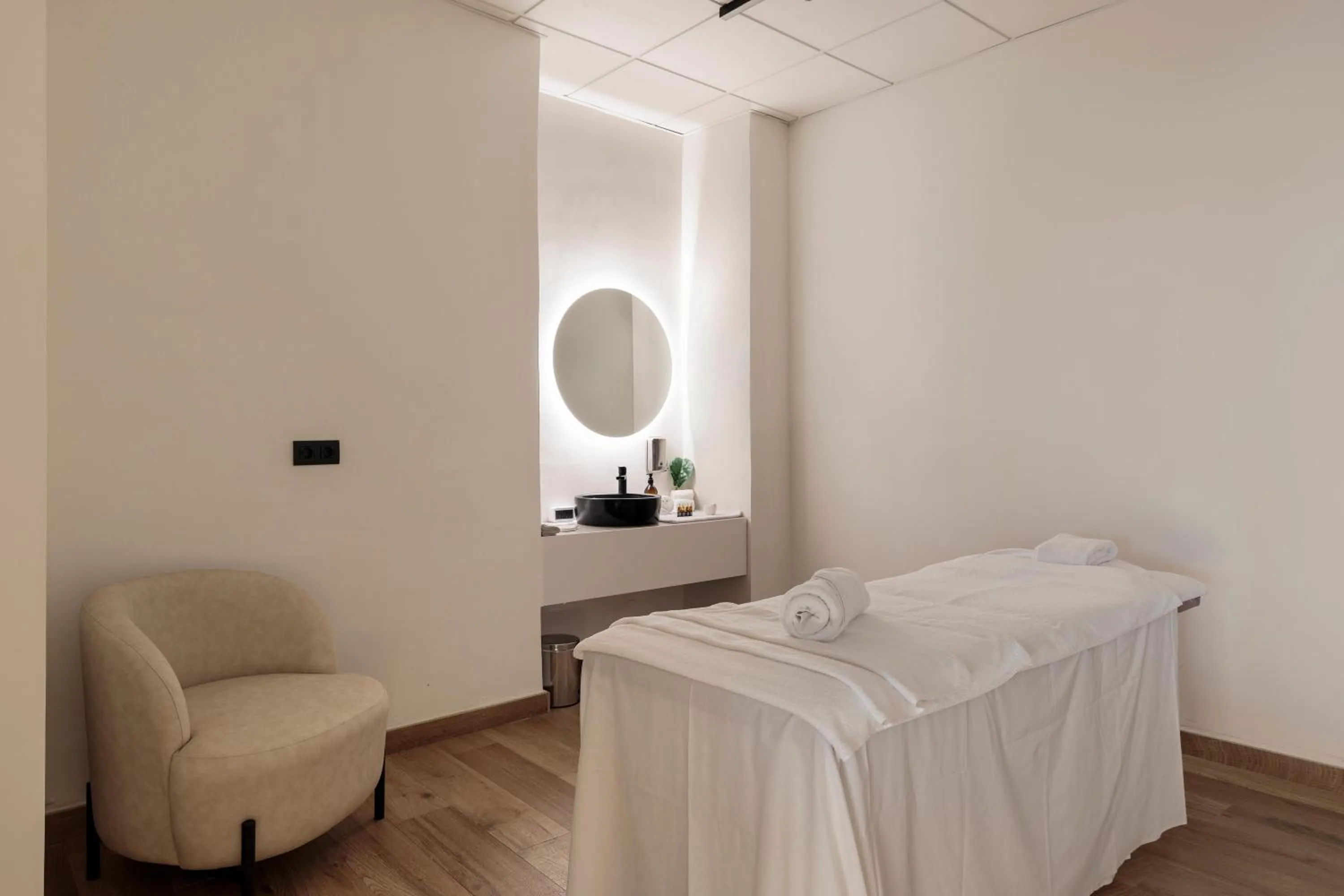 Spa and wellness centre/facilities, Bed in Hotel Best Triton