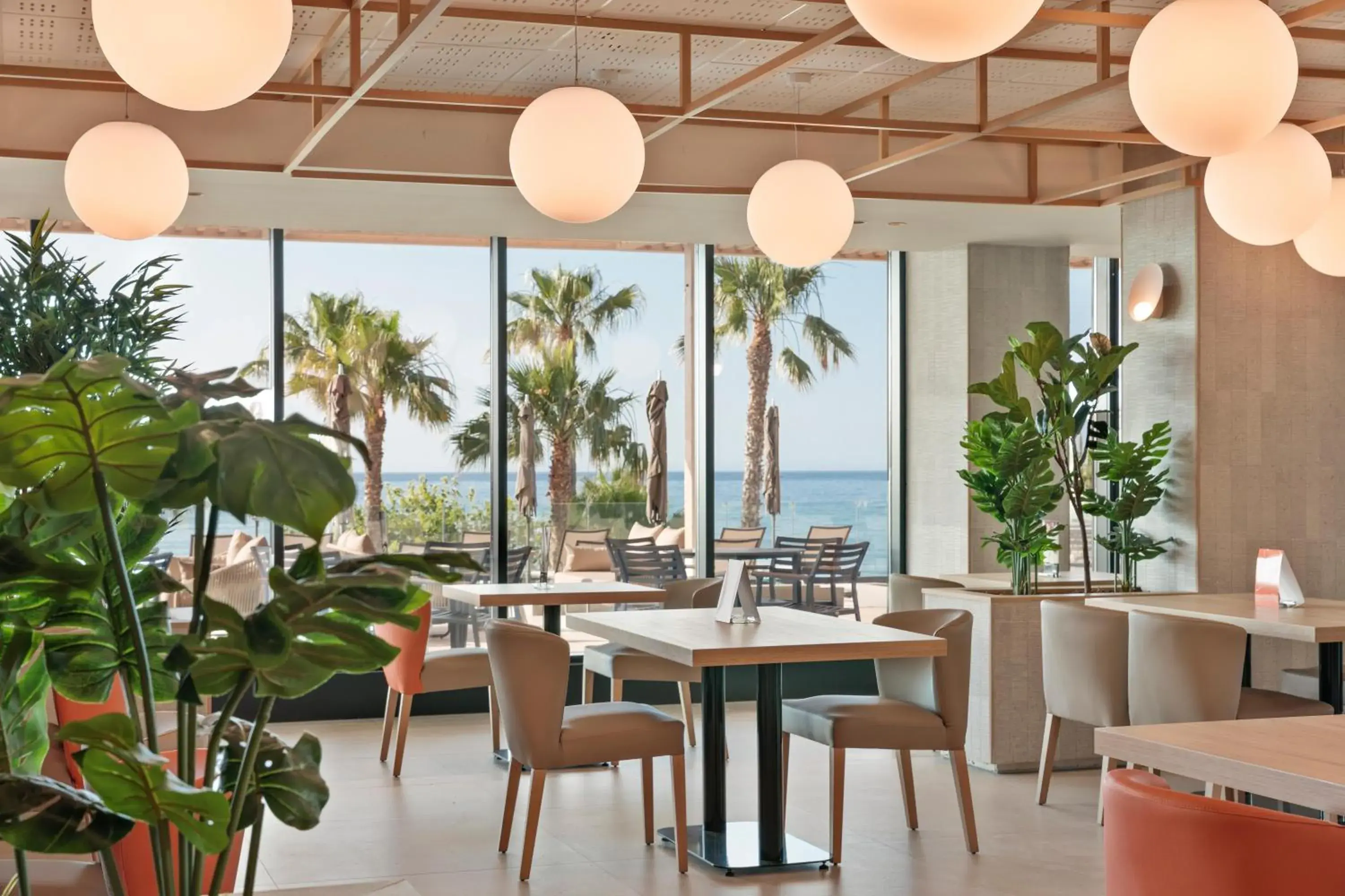 Lounge or bar in Hotel Best Triton Lounge or bar in Hotel Best Triton