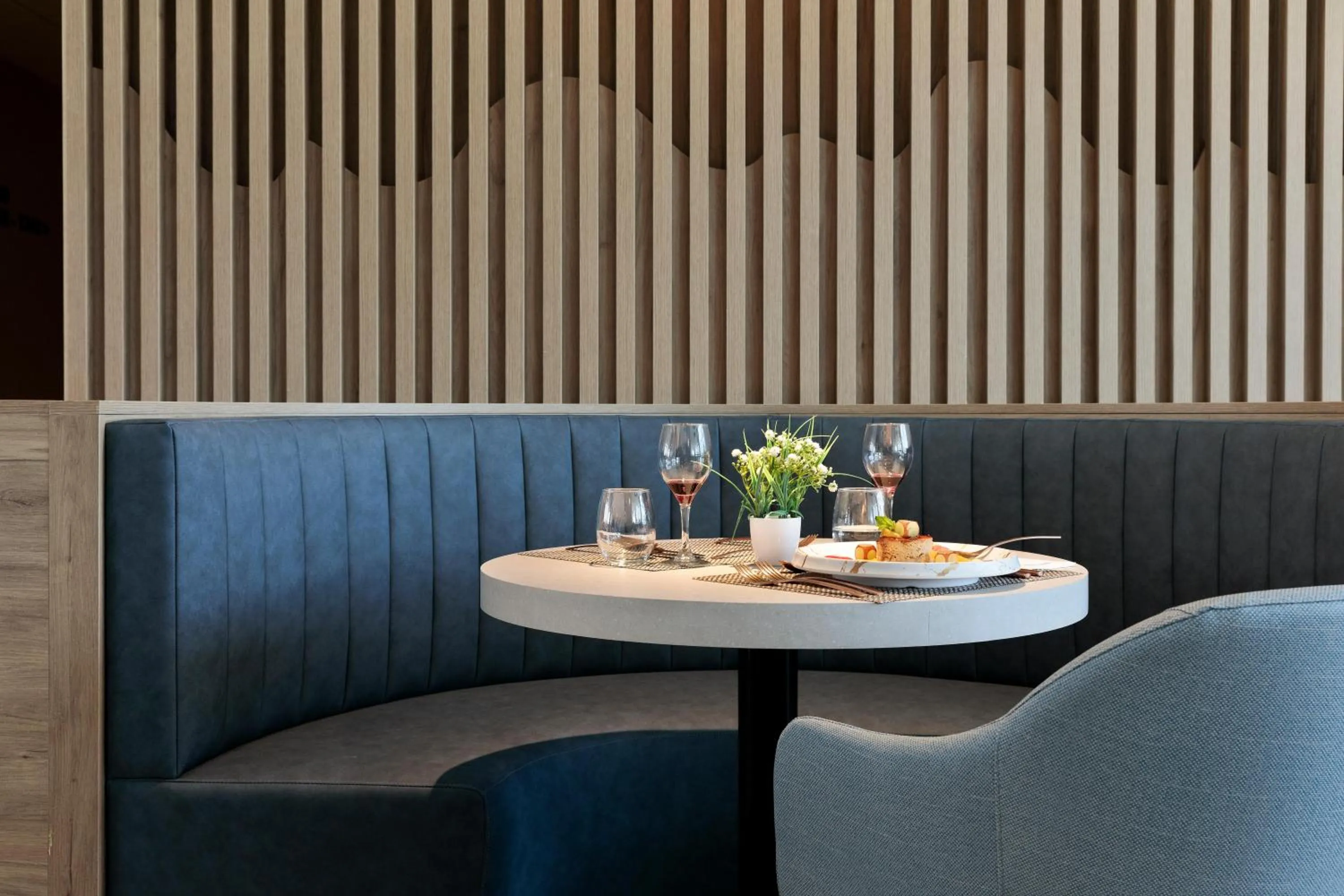 Restaurant/places to eat in Hotel Best Triton