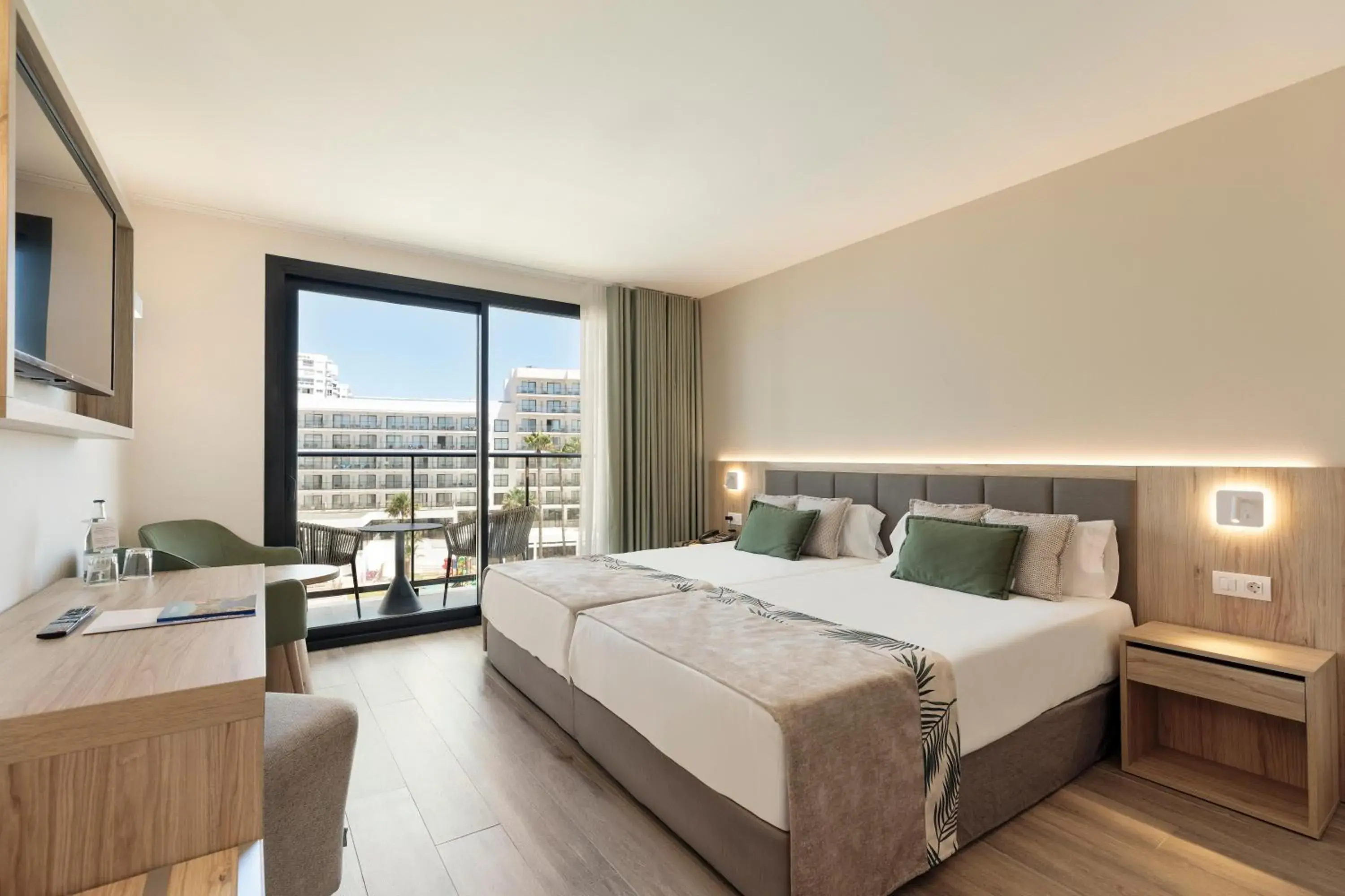 Photo of the whole room, Bed in Hotel Best Triton Photo of the whole room, Bed in Hotel Best Triton