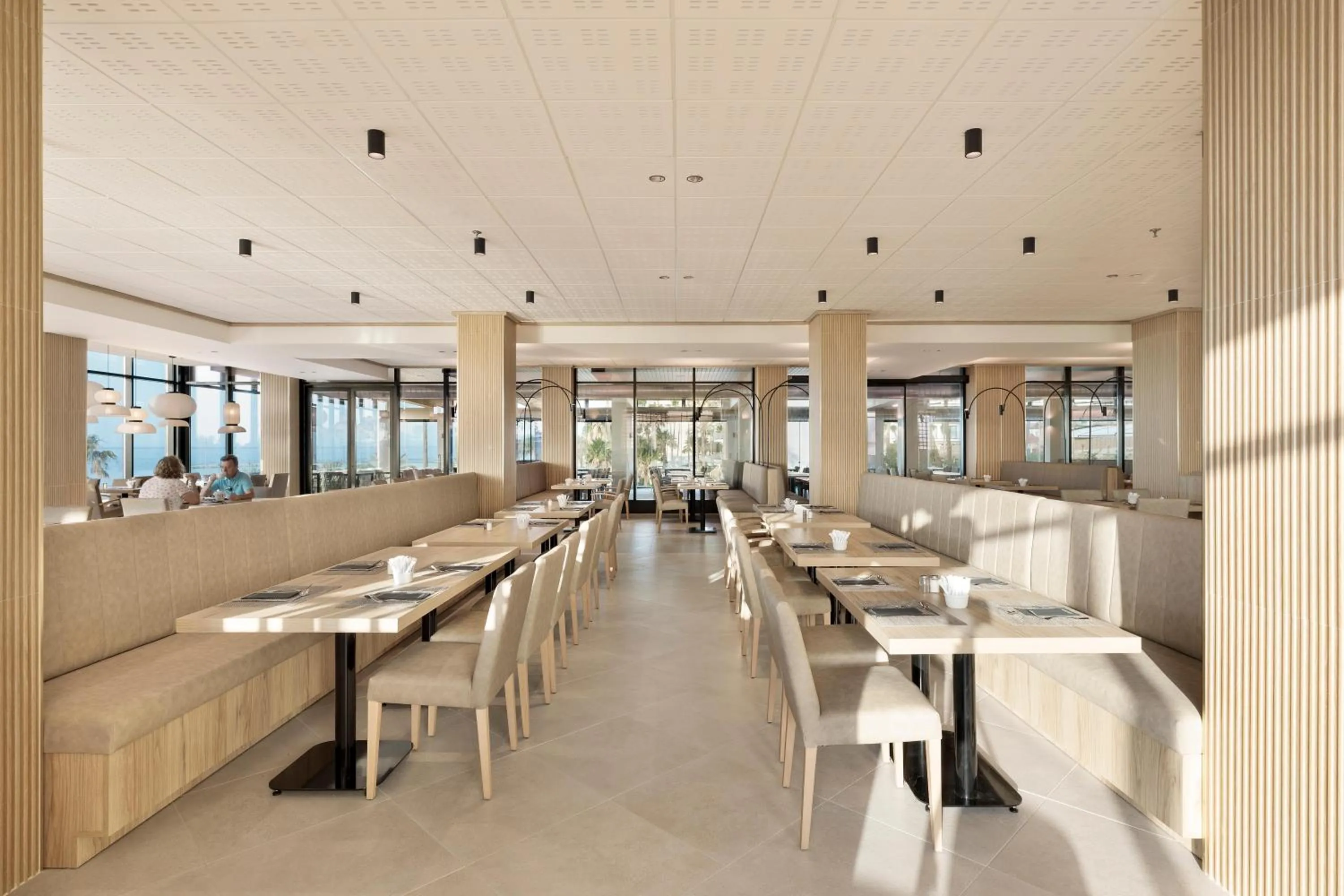 Restaurant/places to eat in Hotel Best Triton