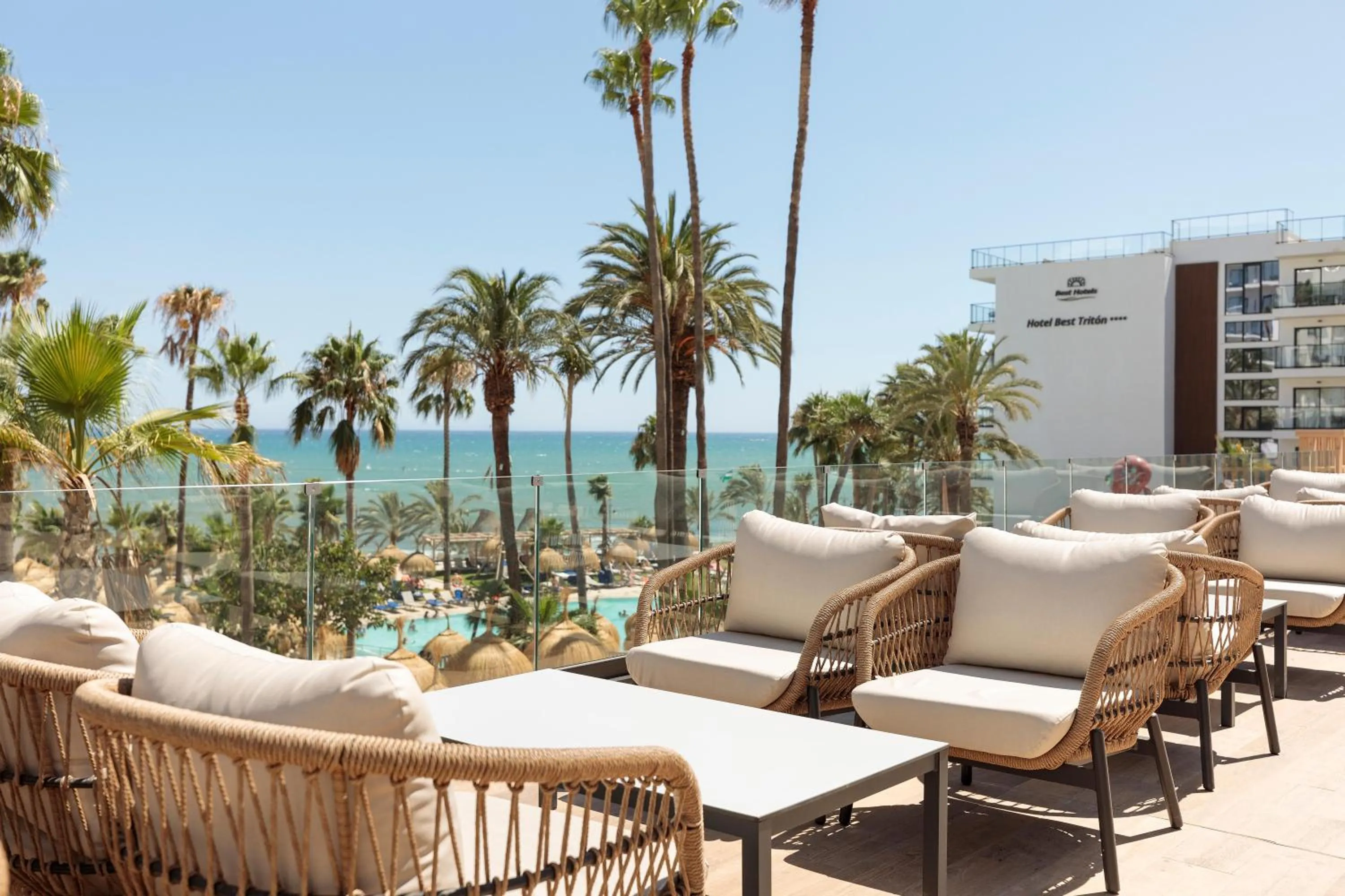 Lounge or bar in Hotel Best Triton