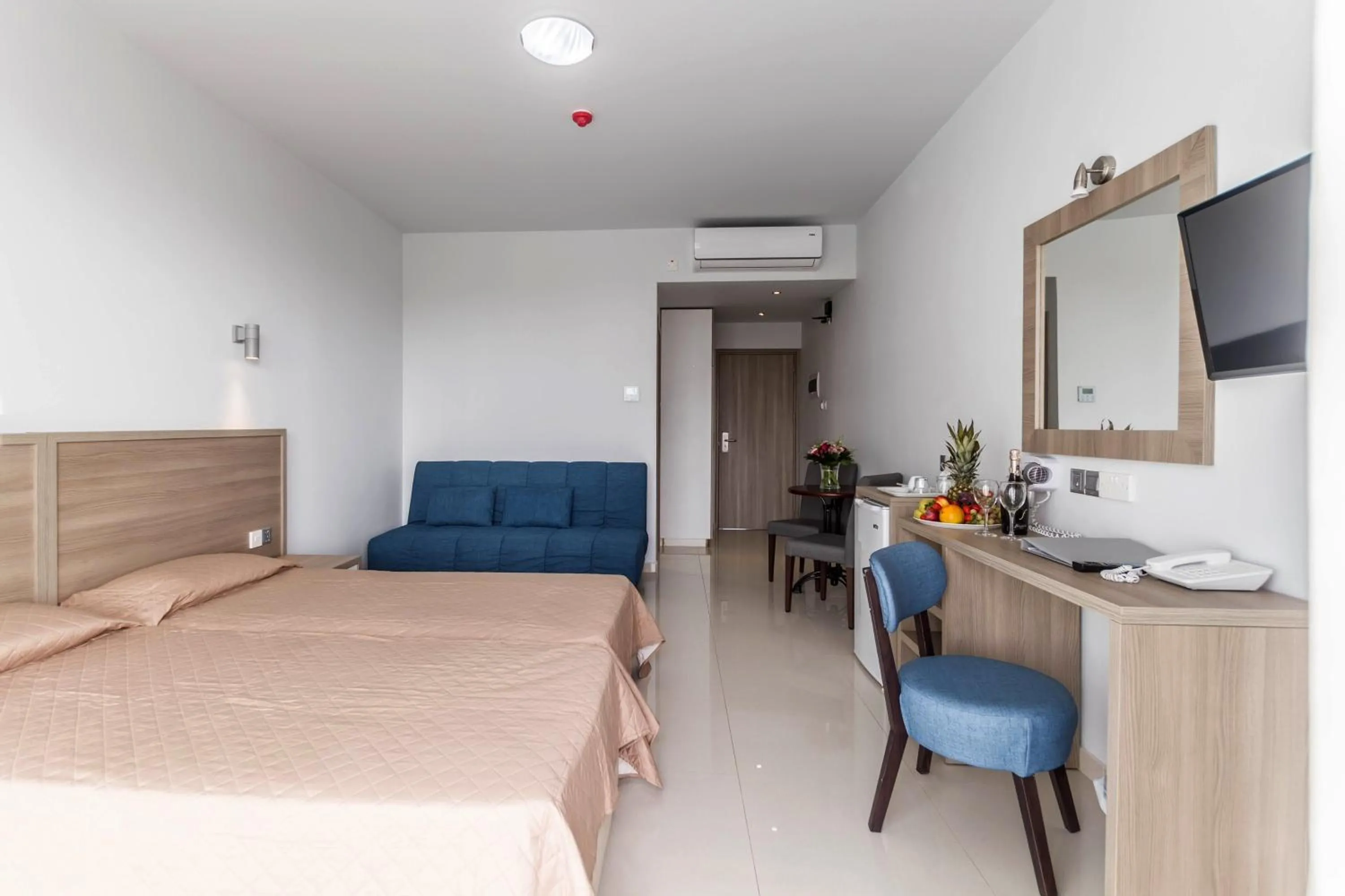 Photo of the whole room, Bed in Bellini Hotel