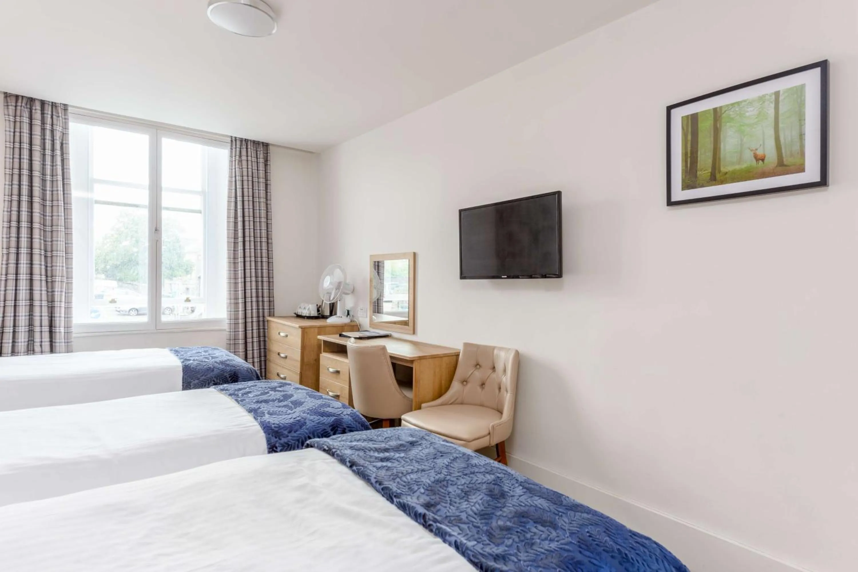 Bedroom, Bed in County Hotel