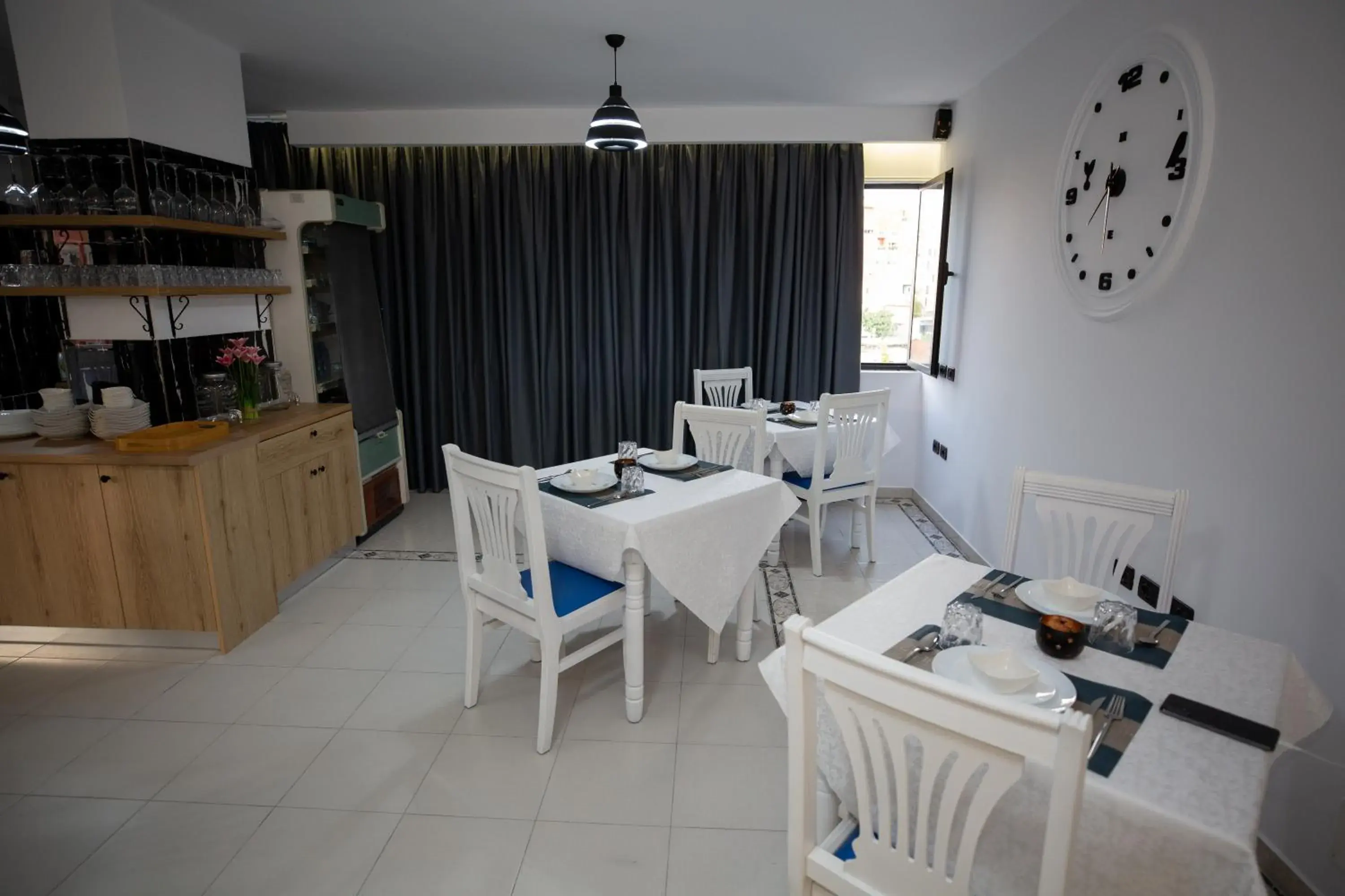 Restaurant/places to eat in Frekel Hotel Restaurant/places to eat in Frekel Hotel