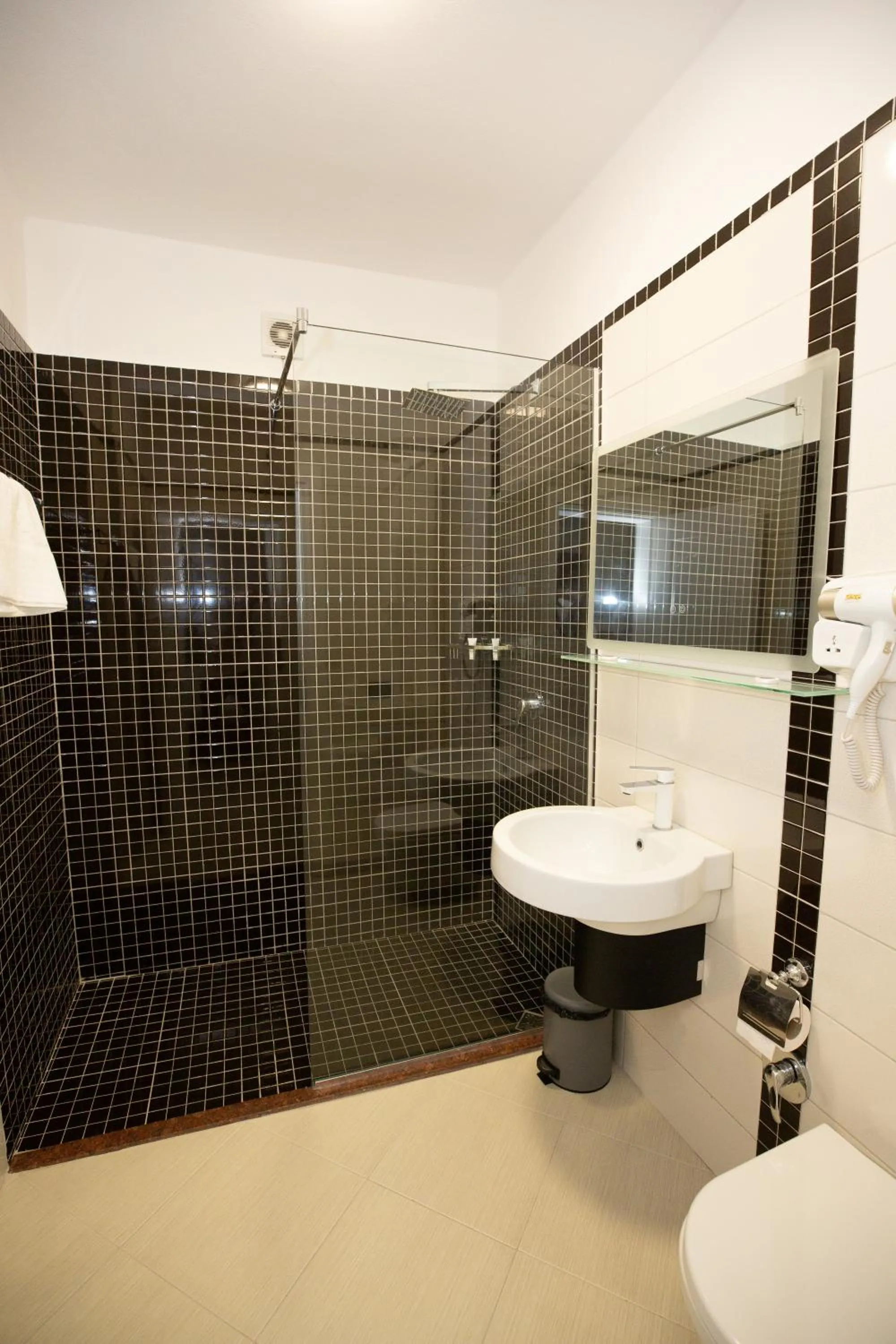 Bathroom in Frekel Hotel