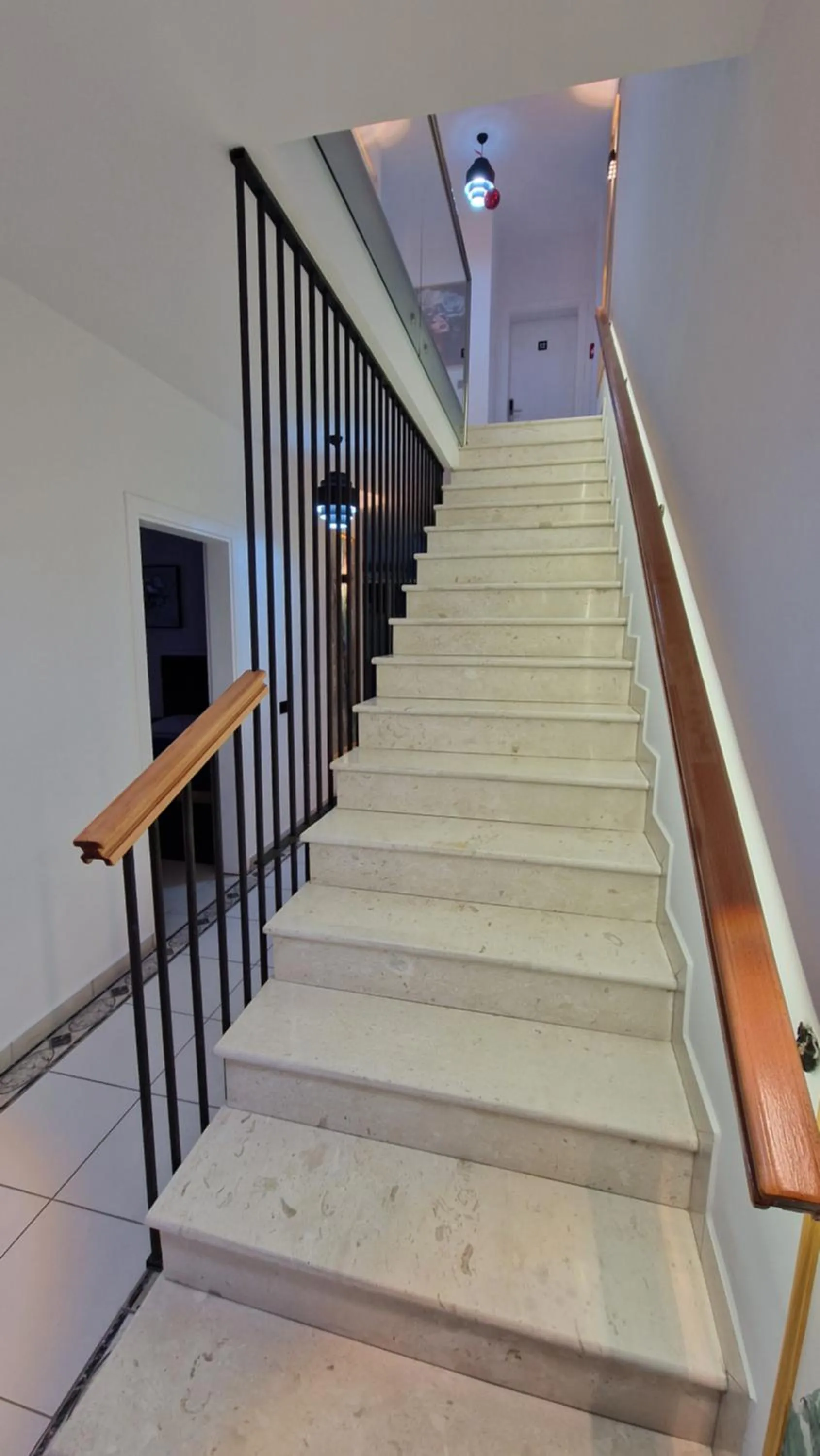 Facade/entrance in Frekel Hotel