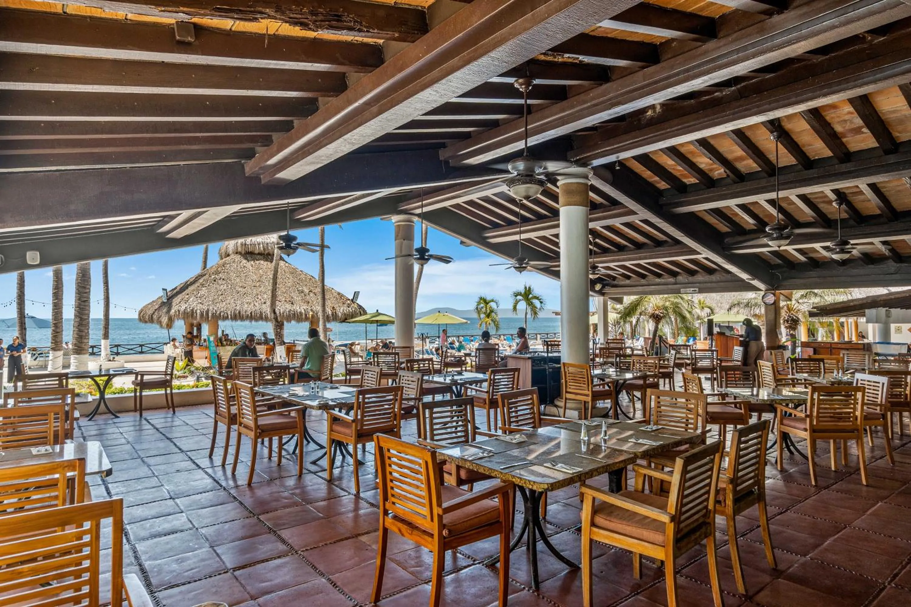 Restaurant/places to eat in Costa Sur Resort, Classico Collection by Sonesta