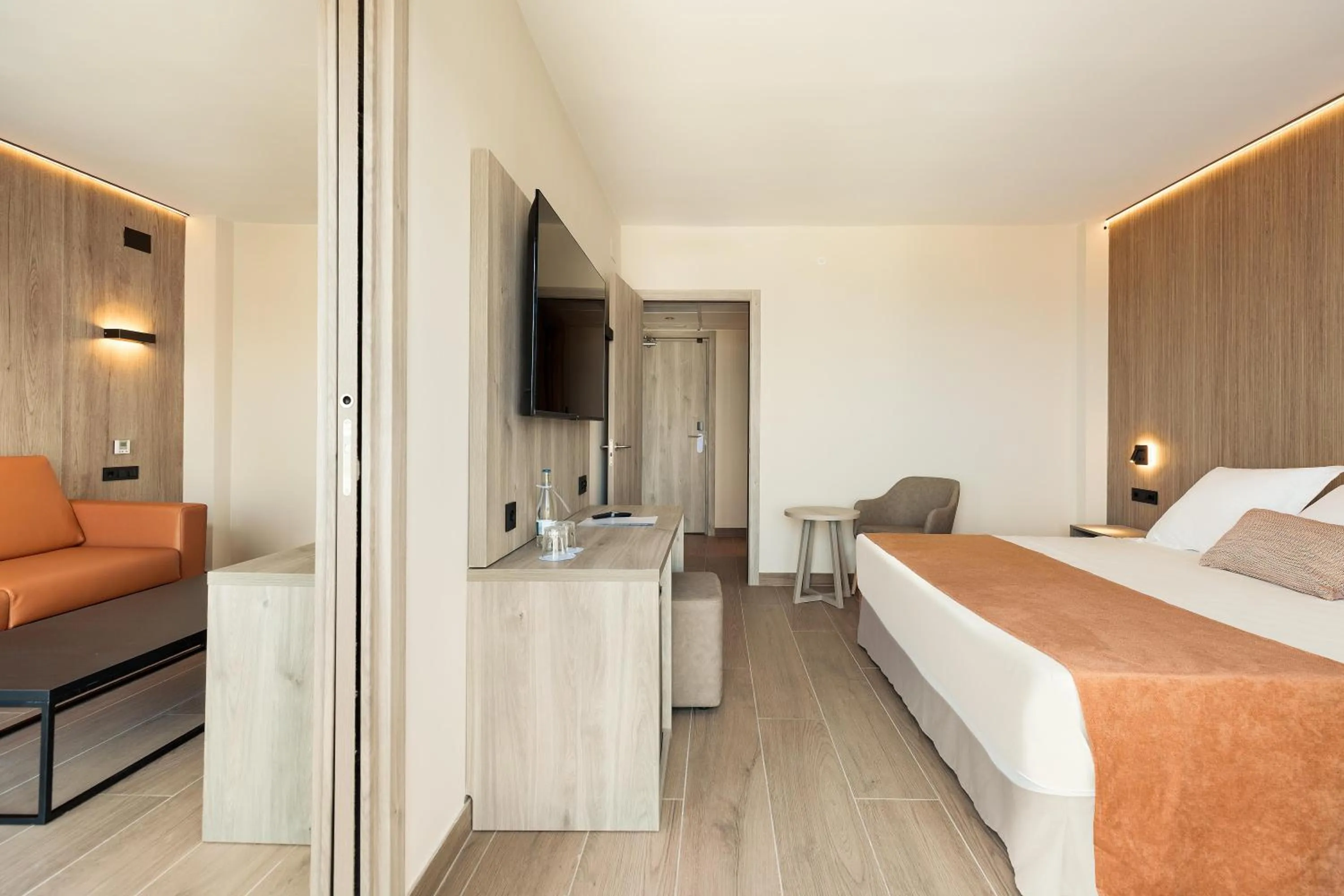 Photo of the whole room, Bed in Hotel Best Oasis Tropical