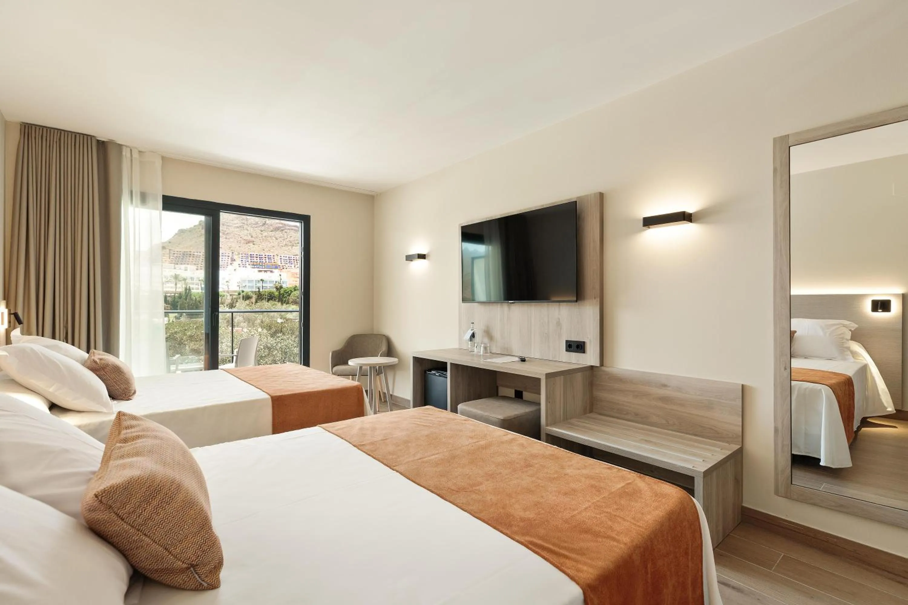 Photo of the whole room, Bed in Hotel Best Oasis Tropical