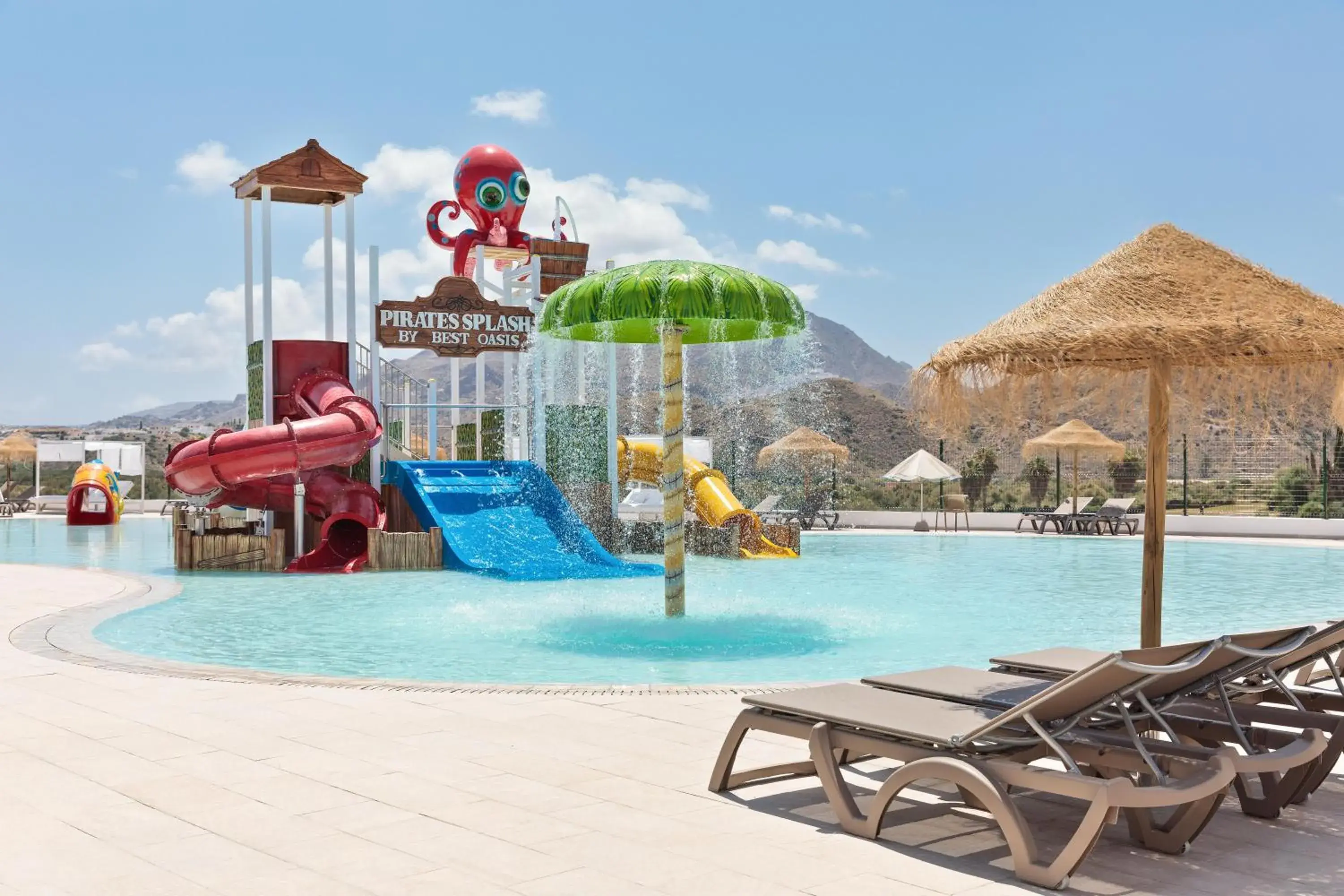 Swimming pool in Hotel Best Oasis Tropical Swimming pool in Hotel Best Oasis Tropical