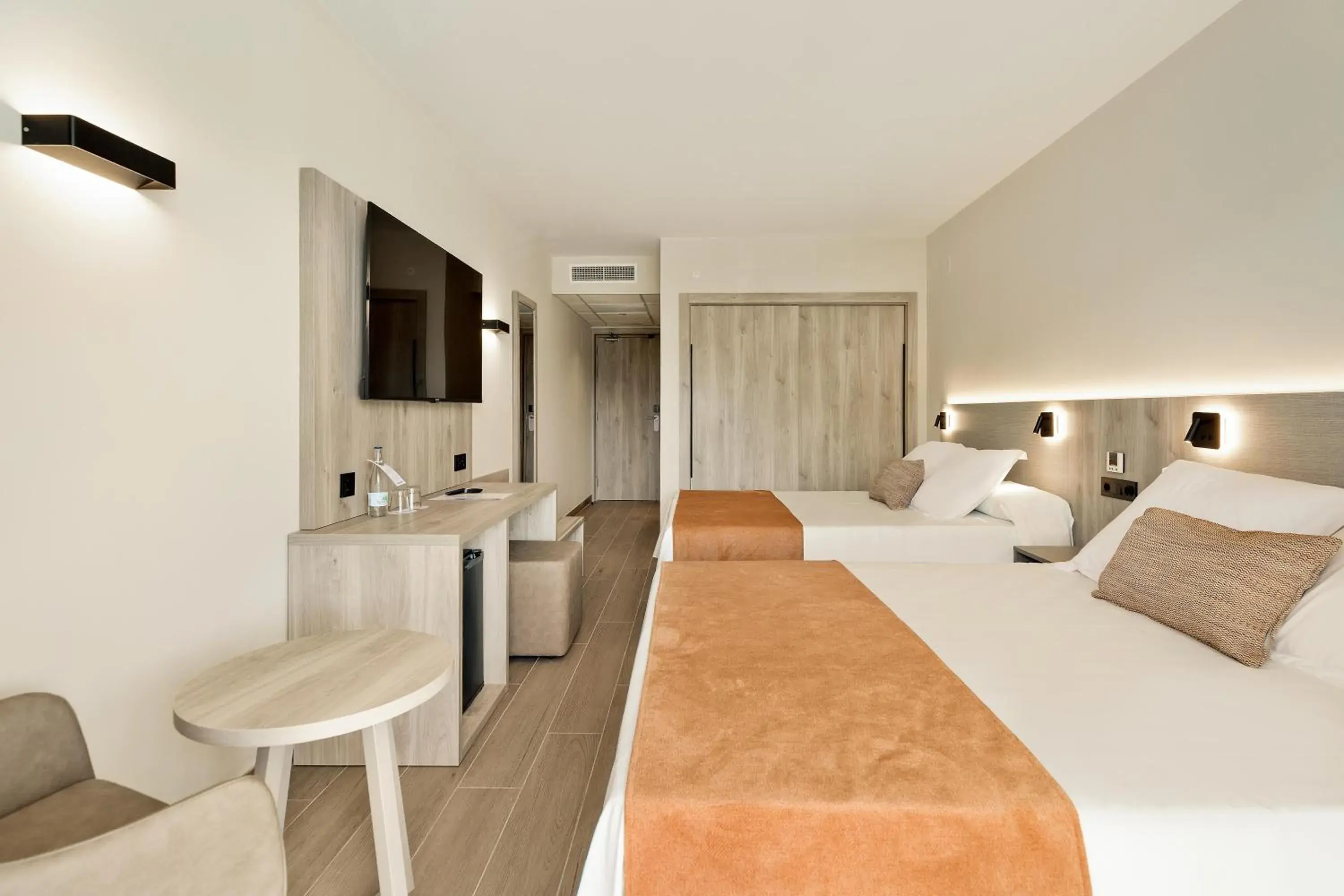 Standard Double Room (3 Adults) in Hotel Best Oasis Tropical Standard Double Room (3 Adults) in Hotel Best Oasis Tropical