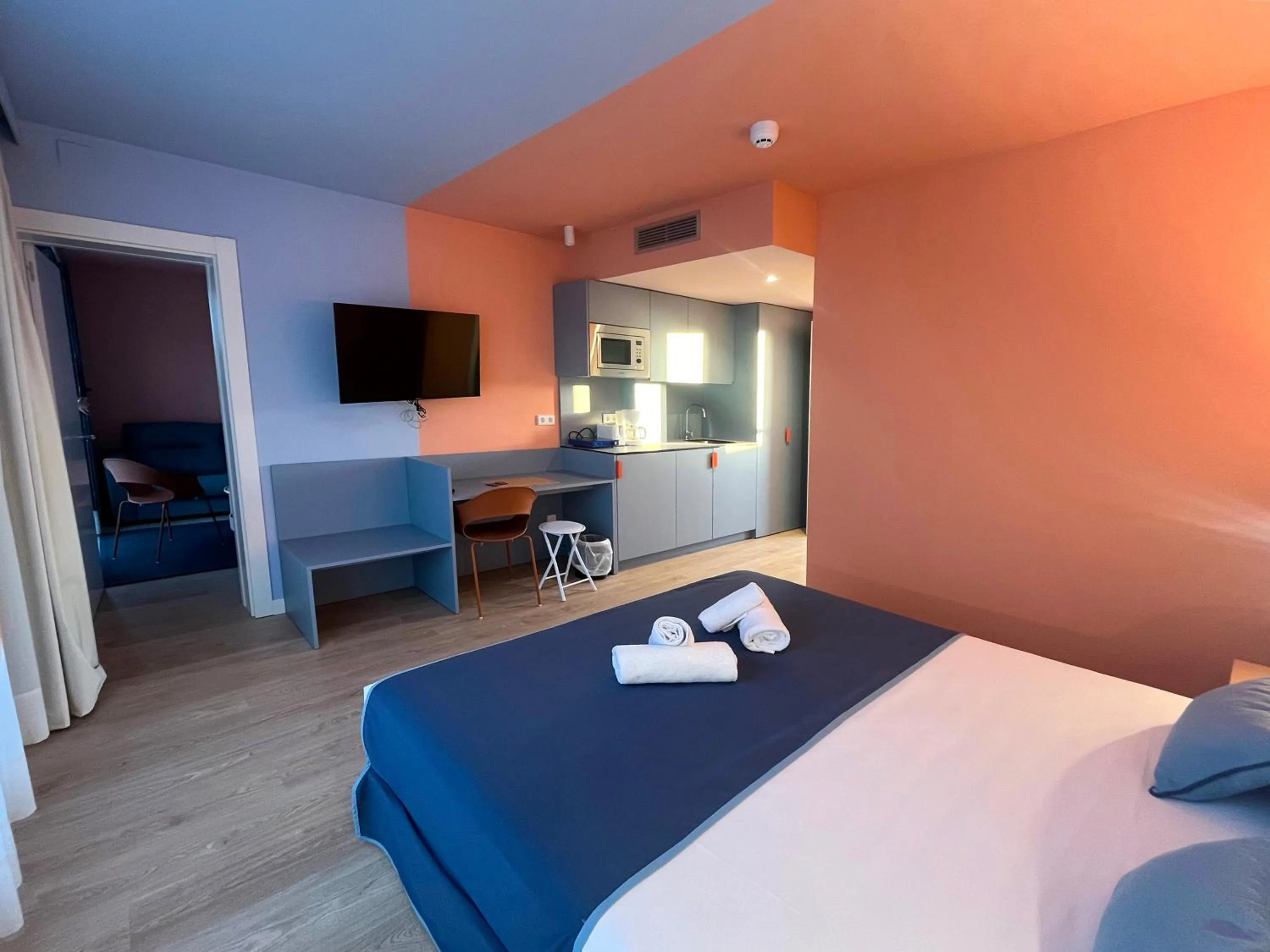 Bed in La marina sunset 3000