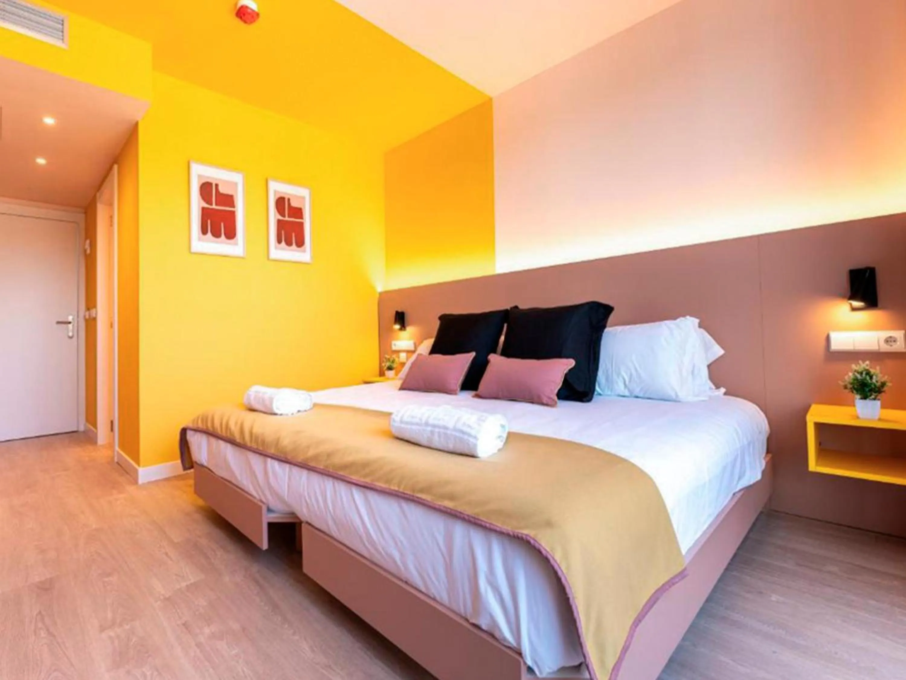 Bed in La marina sunset 3000