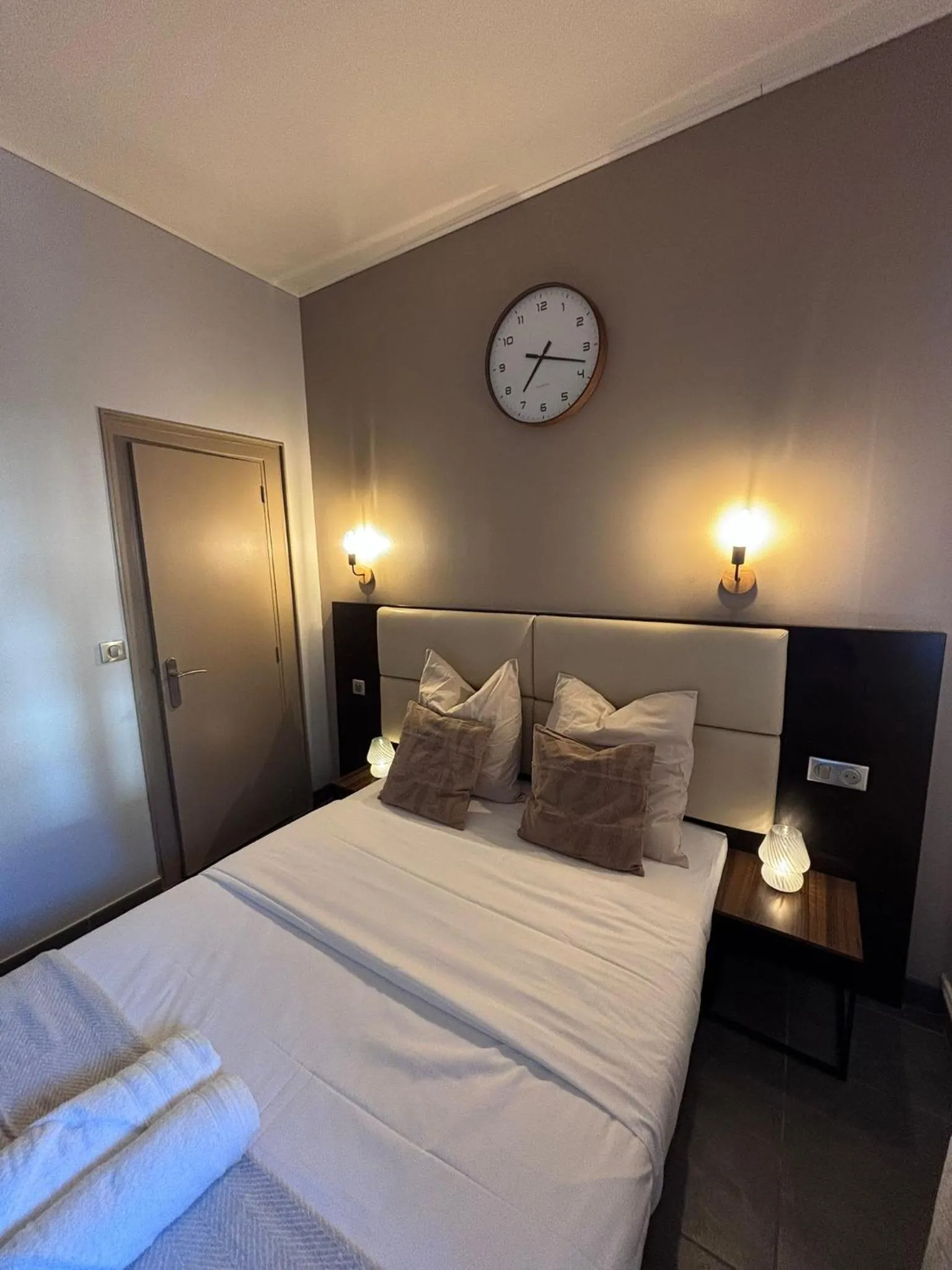 Bed in Hôtel Astrid