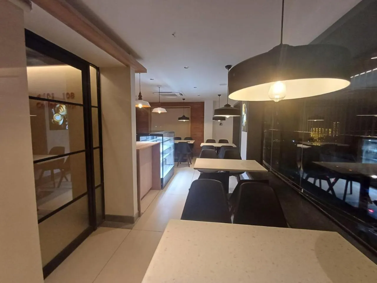 Restaurant/places to eat in Hotel Raai Hosur