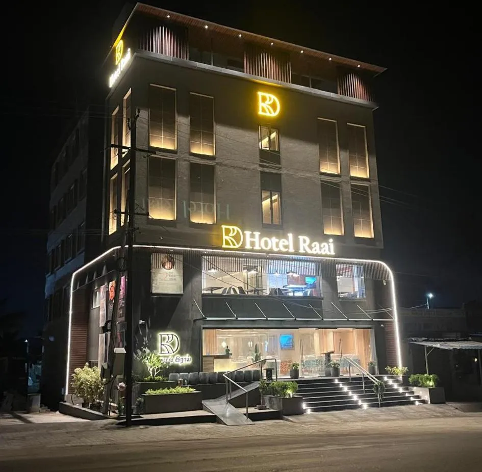 Facade/entrance in Hotel Raai Hosur