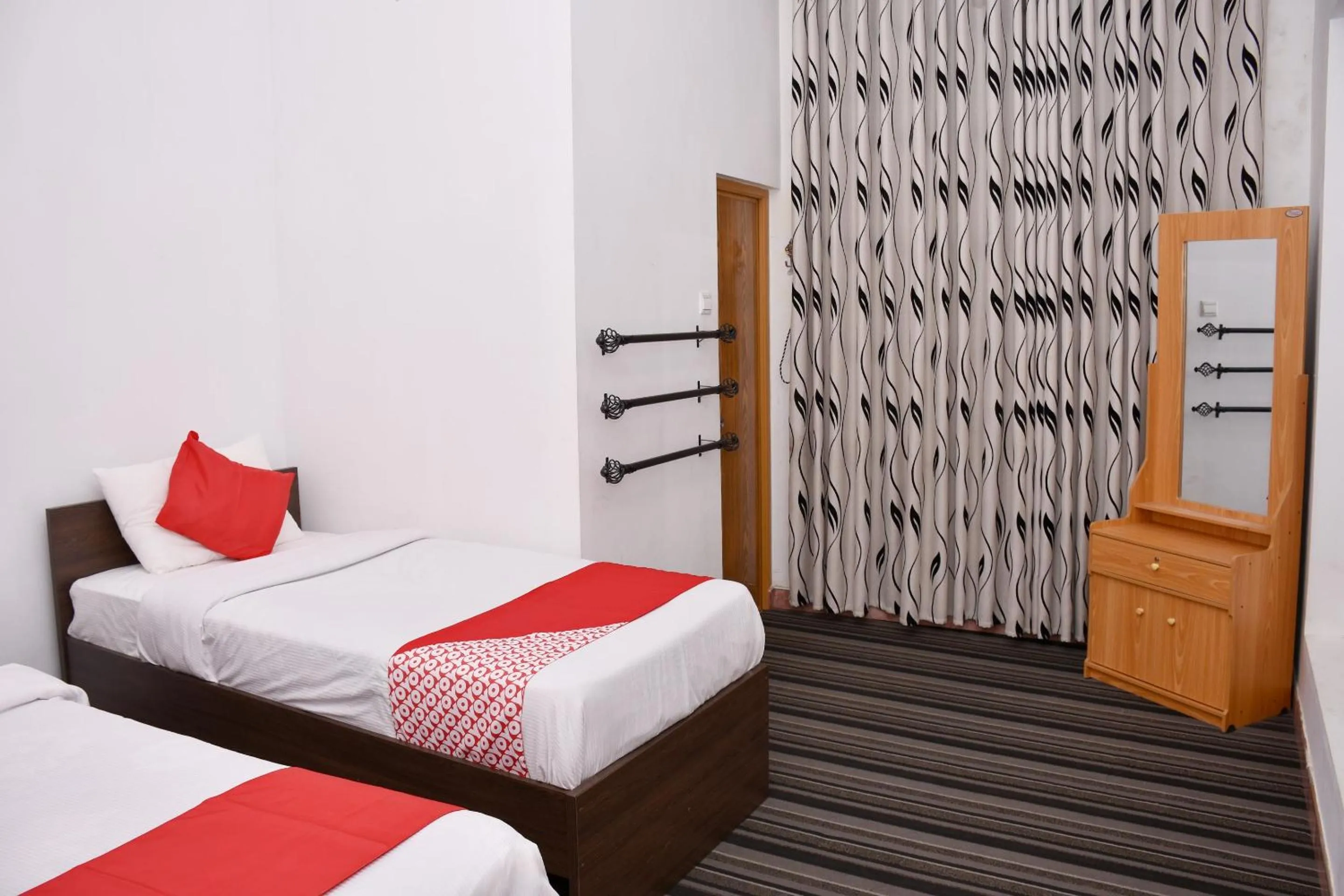 Bedroom, Bed in Roshan Guest House
