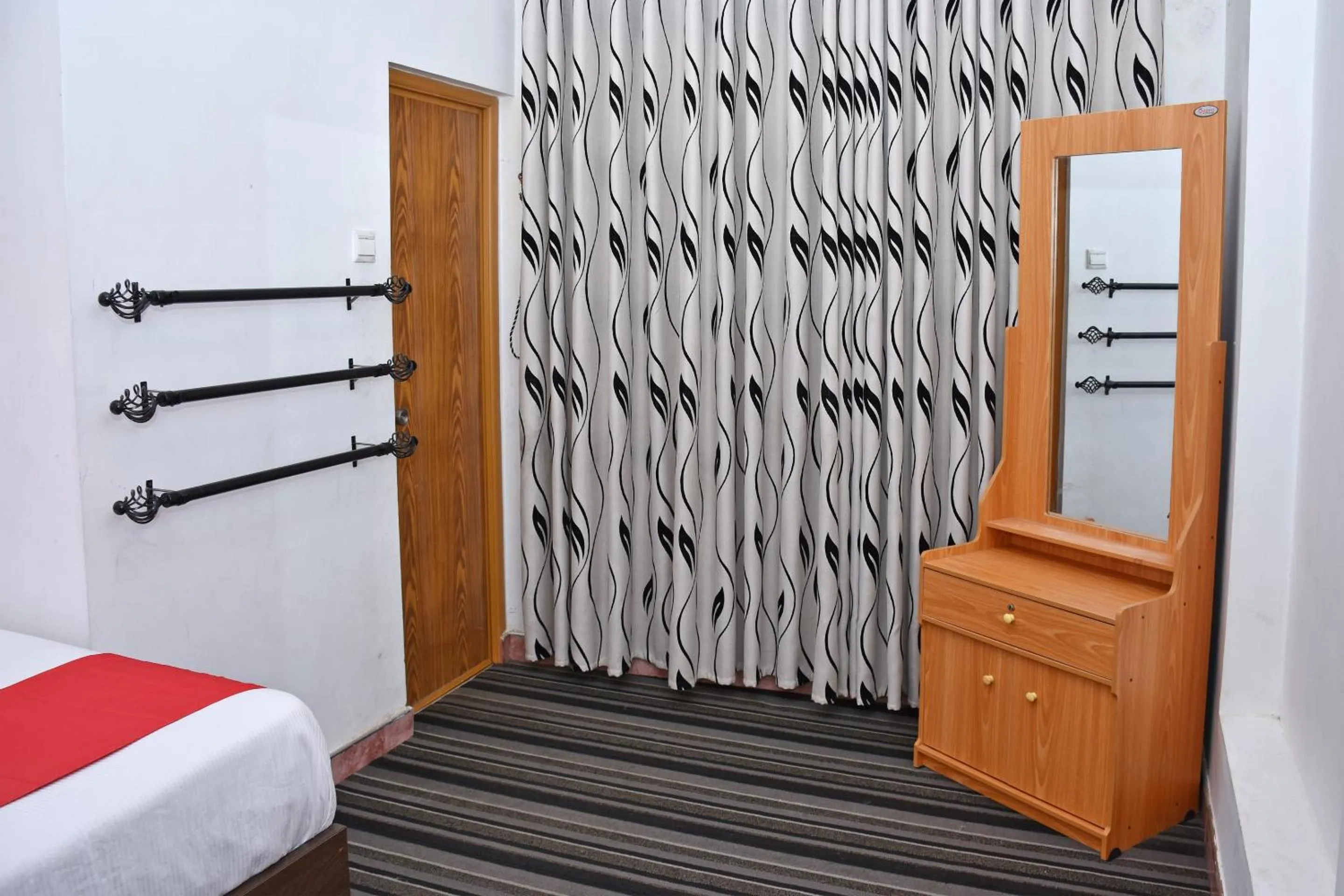 Bedroom, Bed in Roshan Guest House