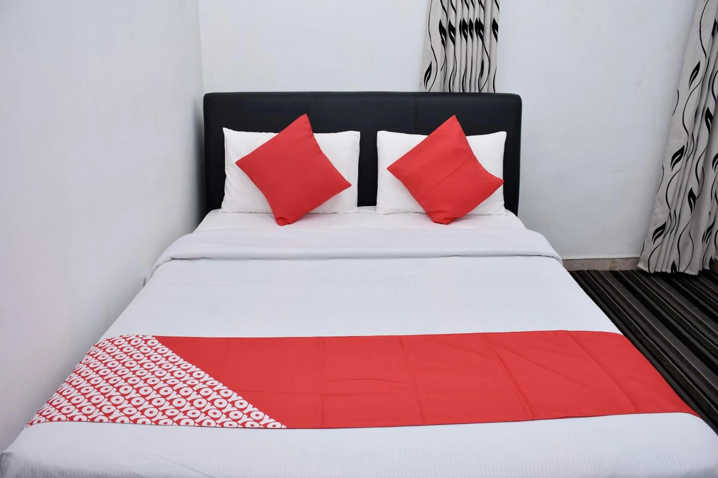 Bedroom, Bed in Roshan Guest House