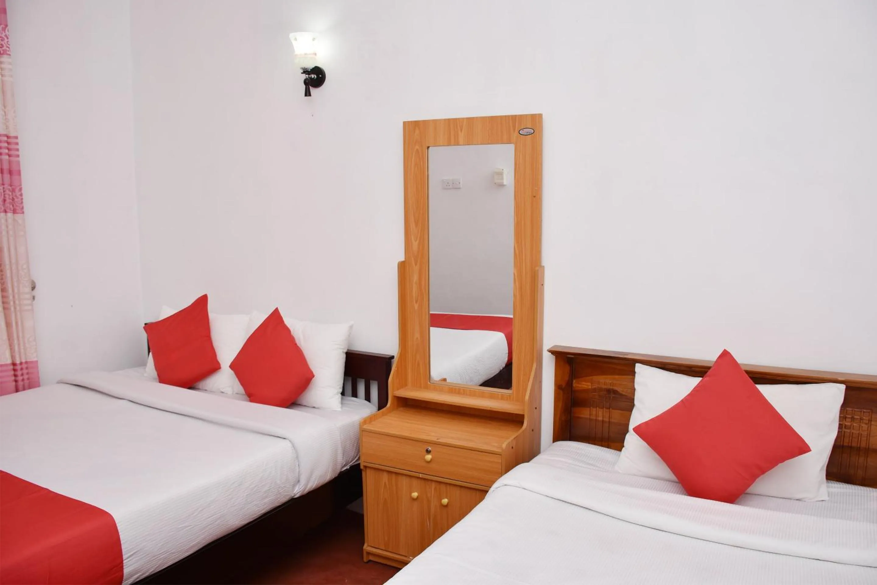 Bedroom, Bed in Roshan Guest House