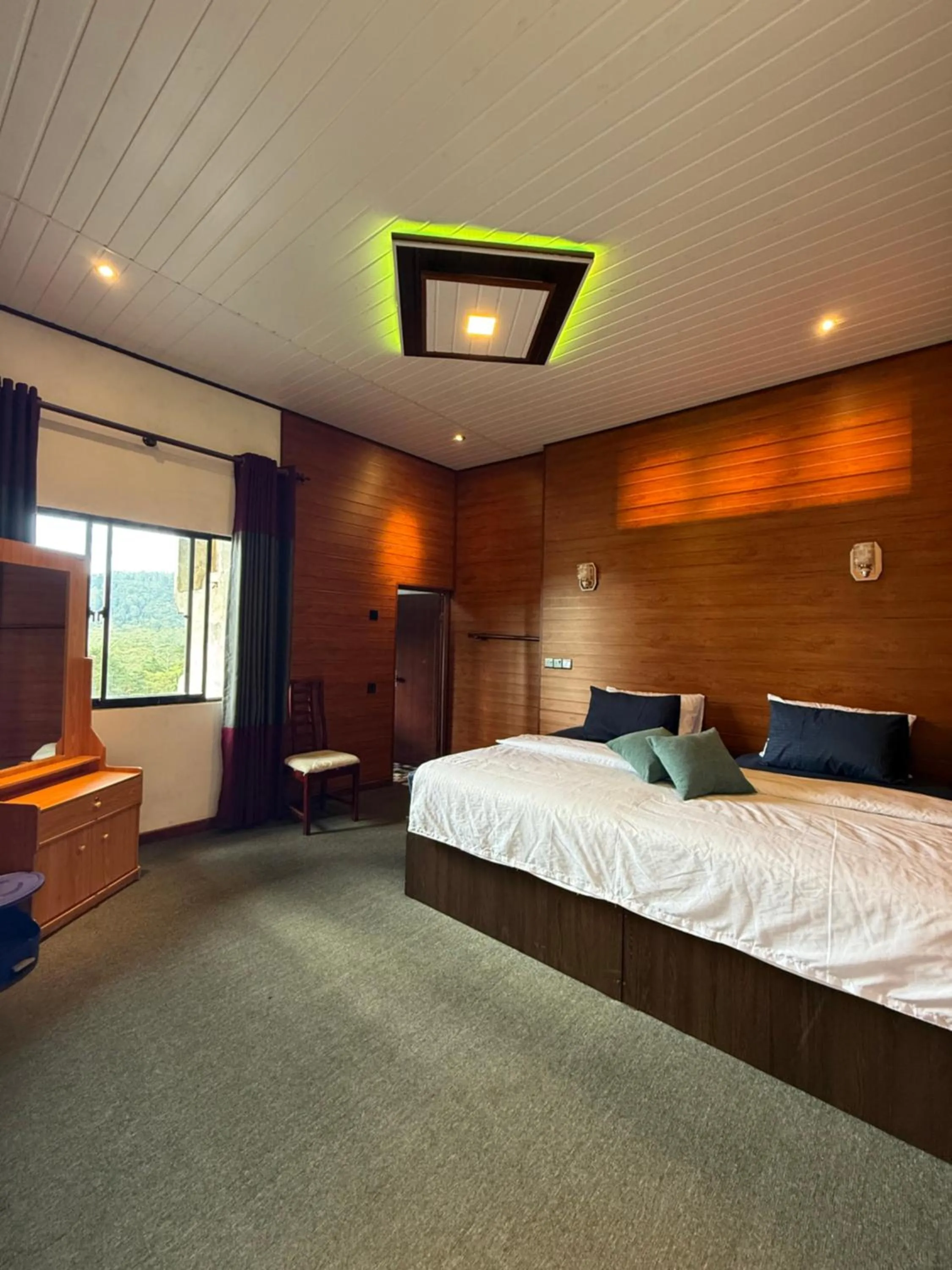 Bed in Roshan Guest House