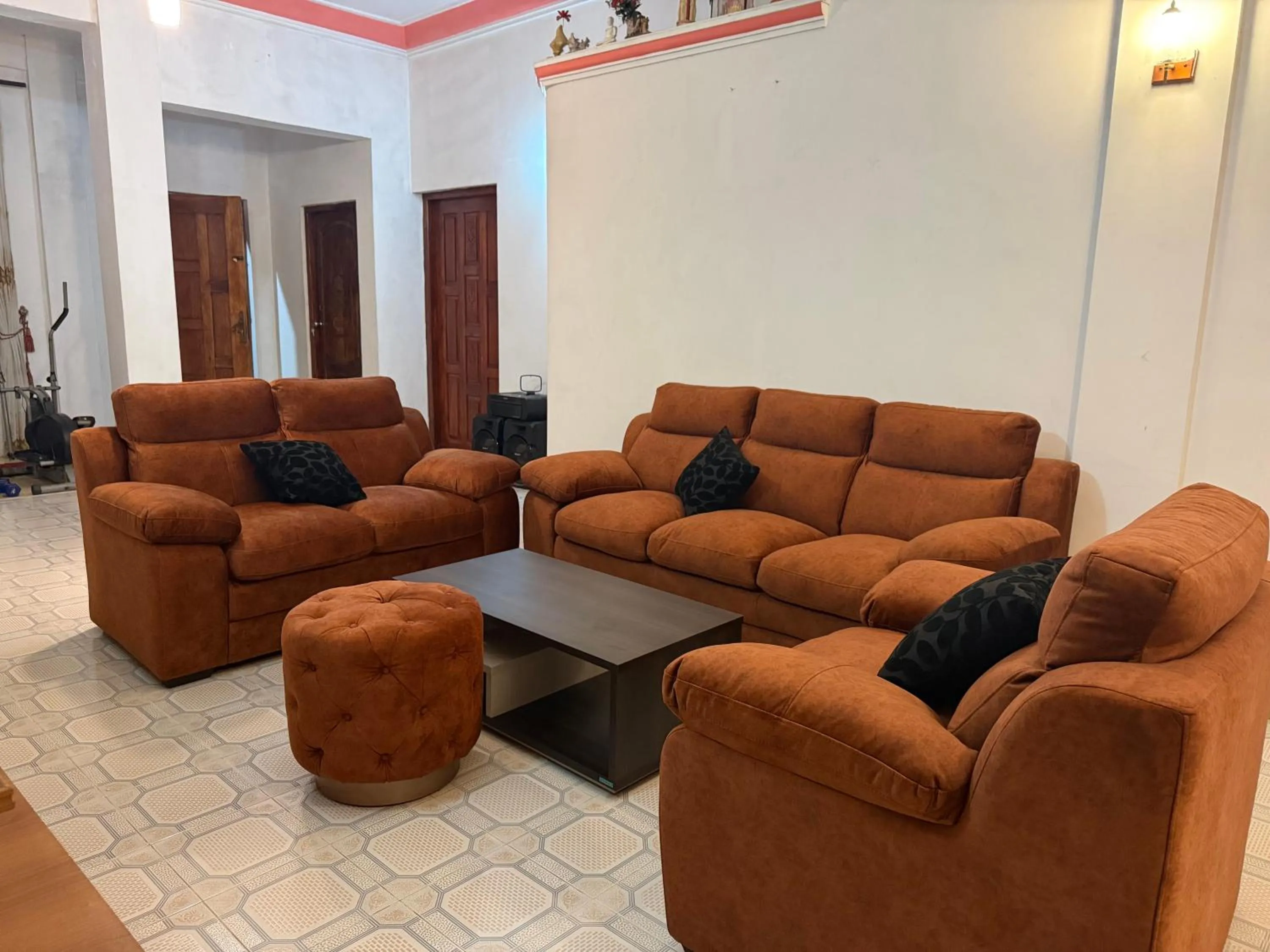 Roshan Guest House