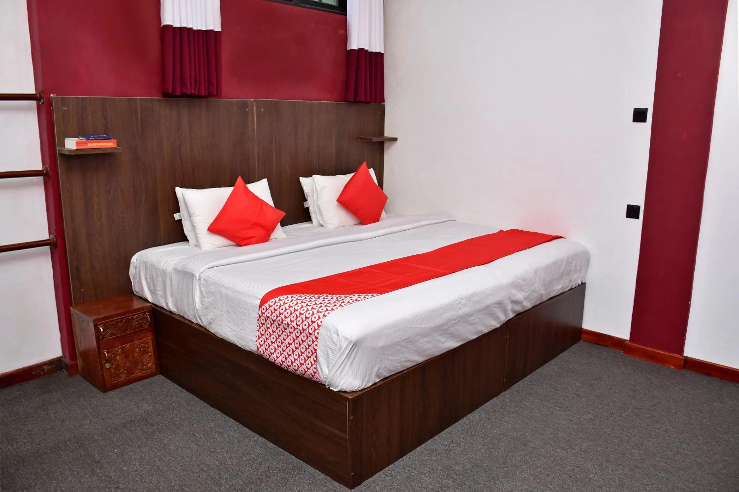 Bedroom, Bed in Roshan Guest House